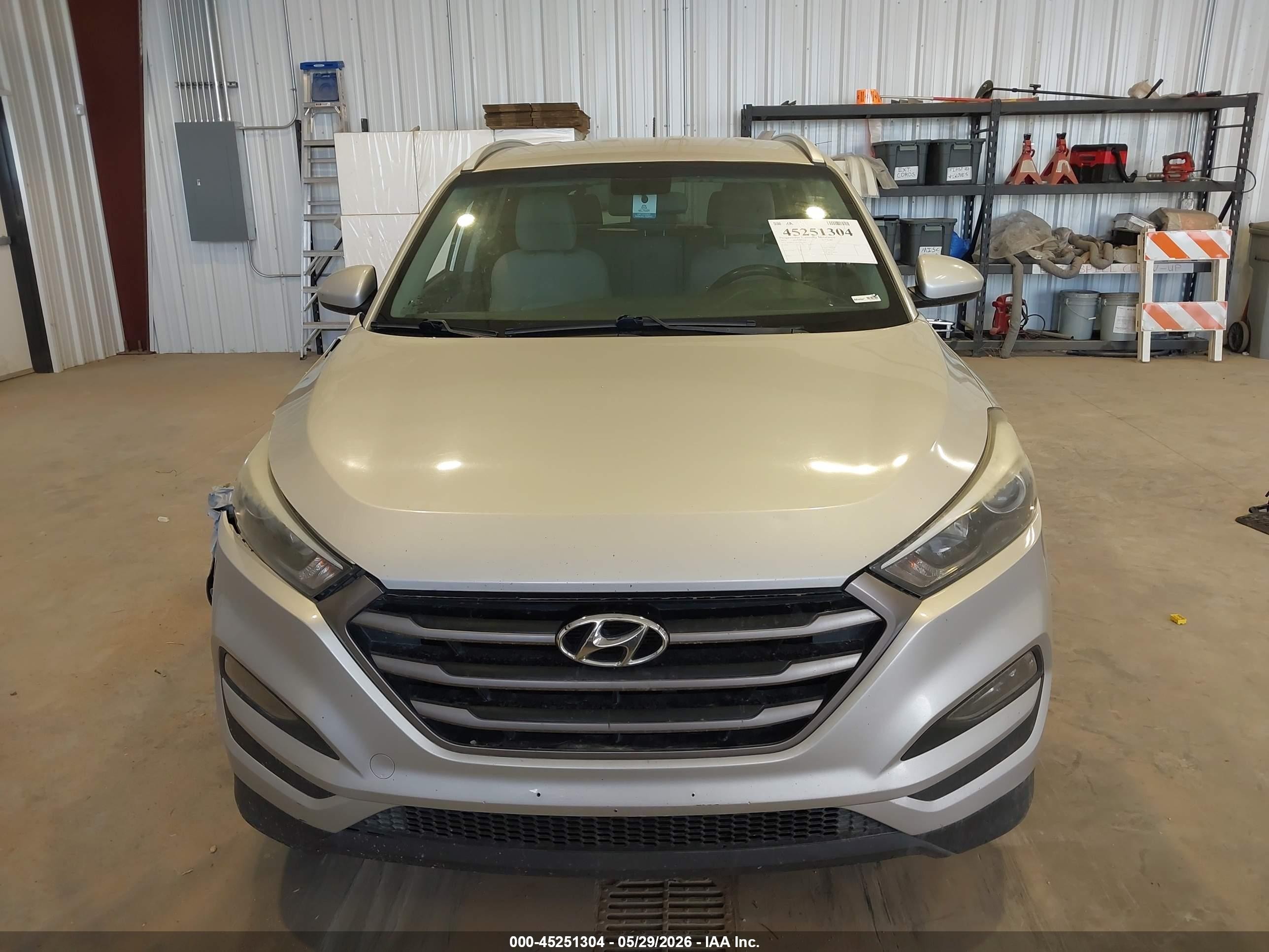2016 Hyundai Tucson Se Gray vin: KM8J3CA45GU139893
