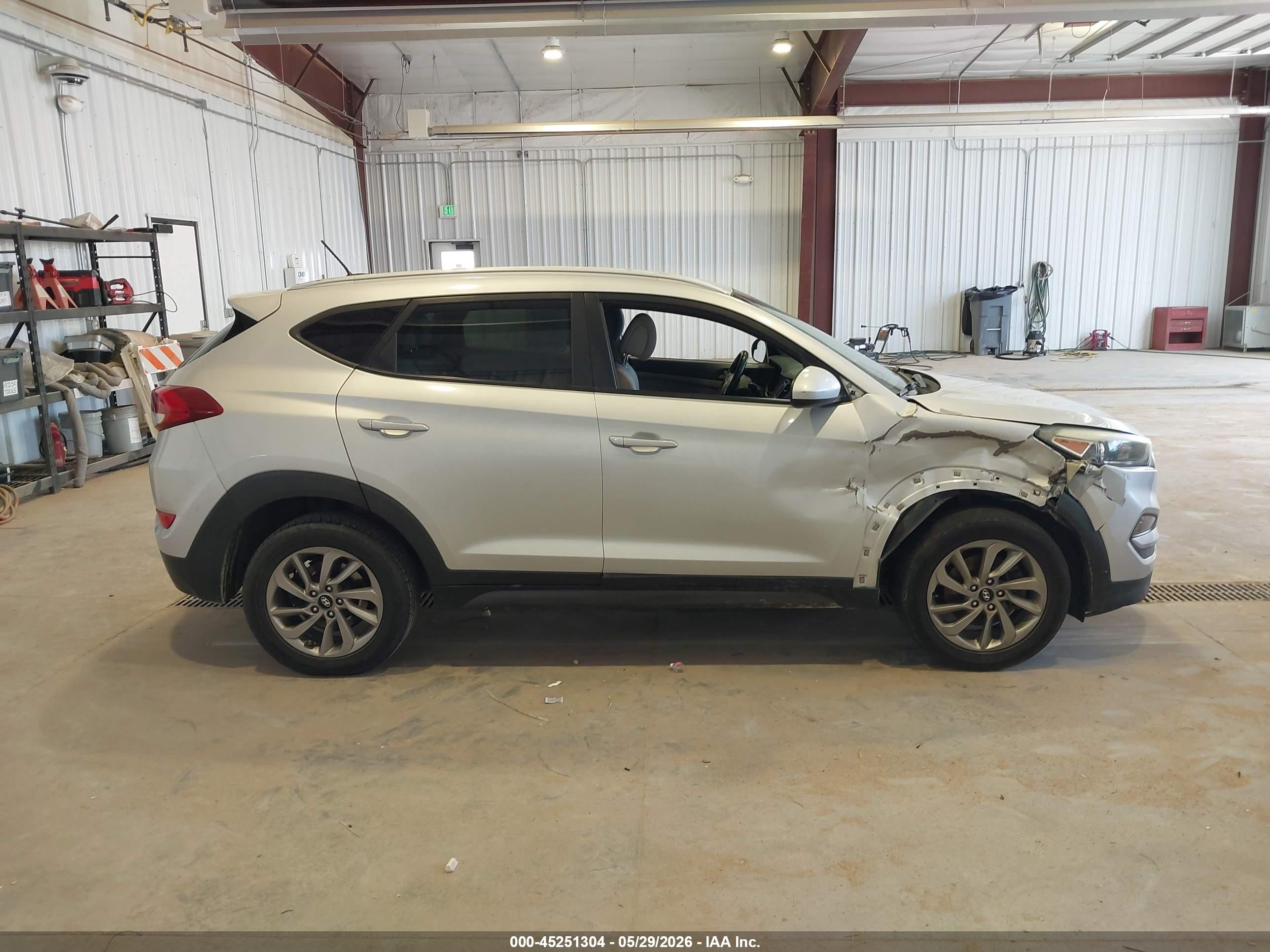2016 Hyundai Tucson Se Gray vin: KM8J3CA45GU139893