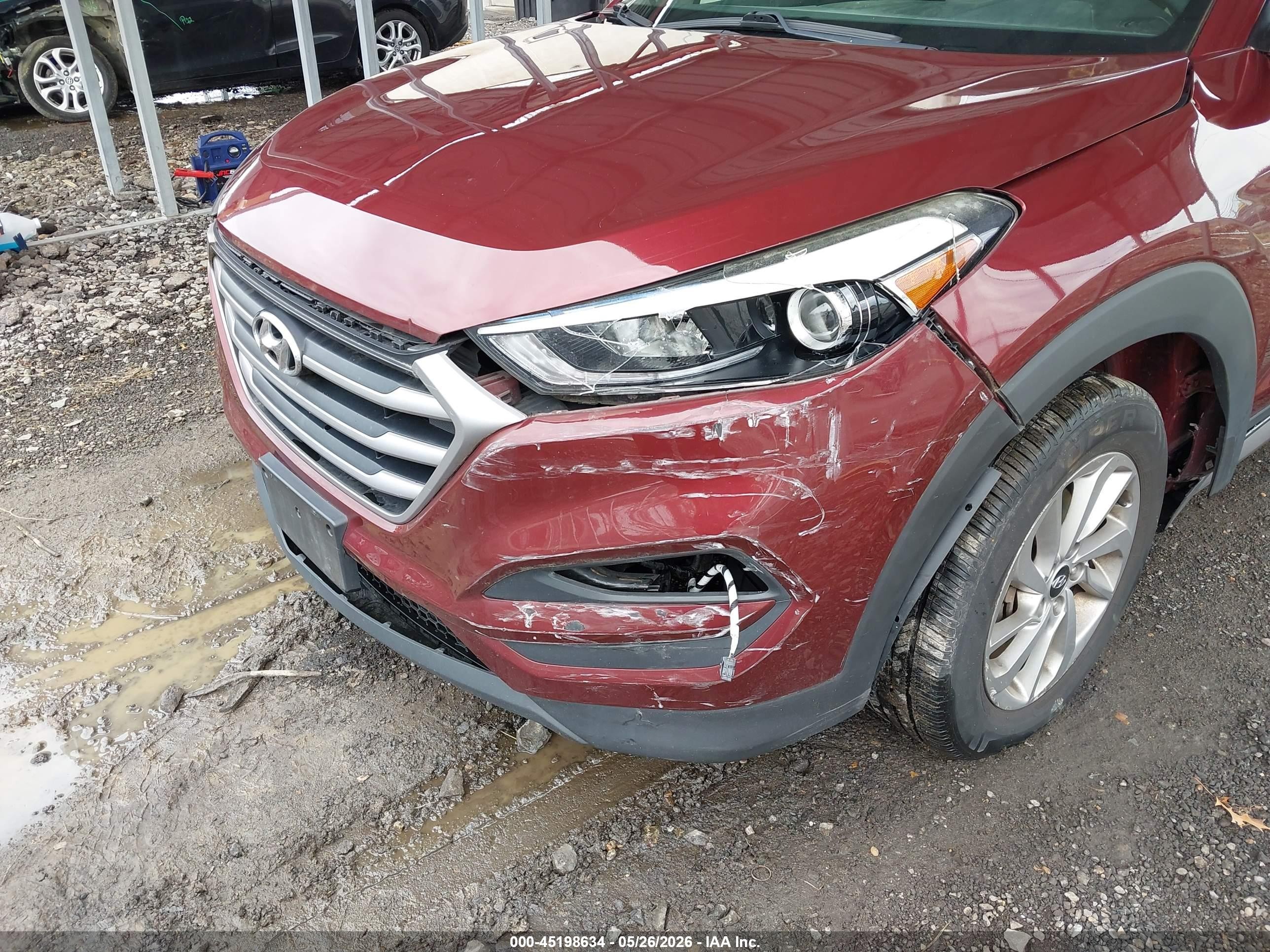 2017 Hyundai Tucson Se Темно-бордовый vin: KM8J3CA47HU281762