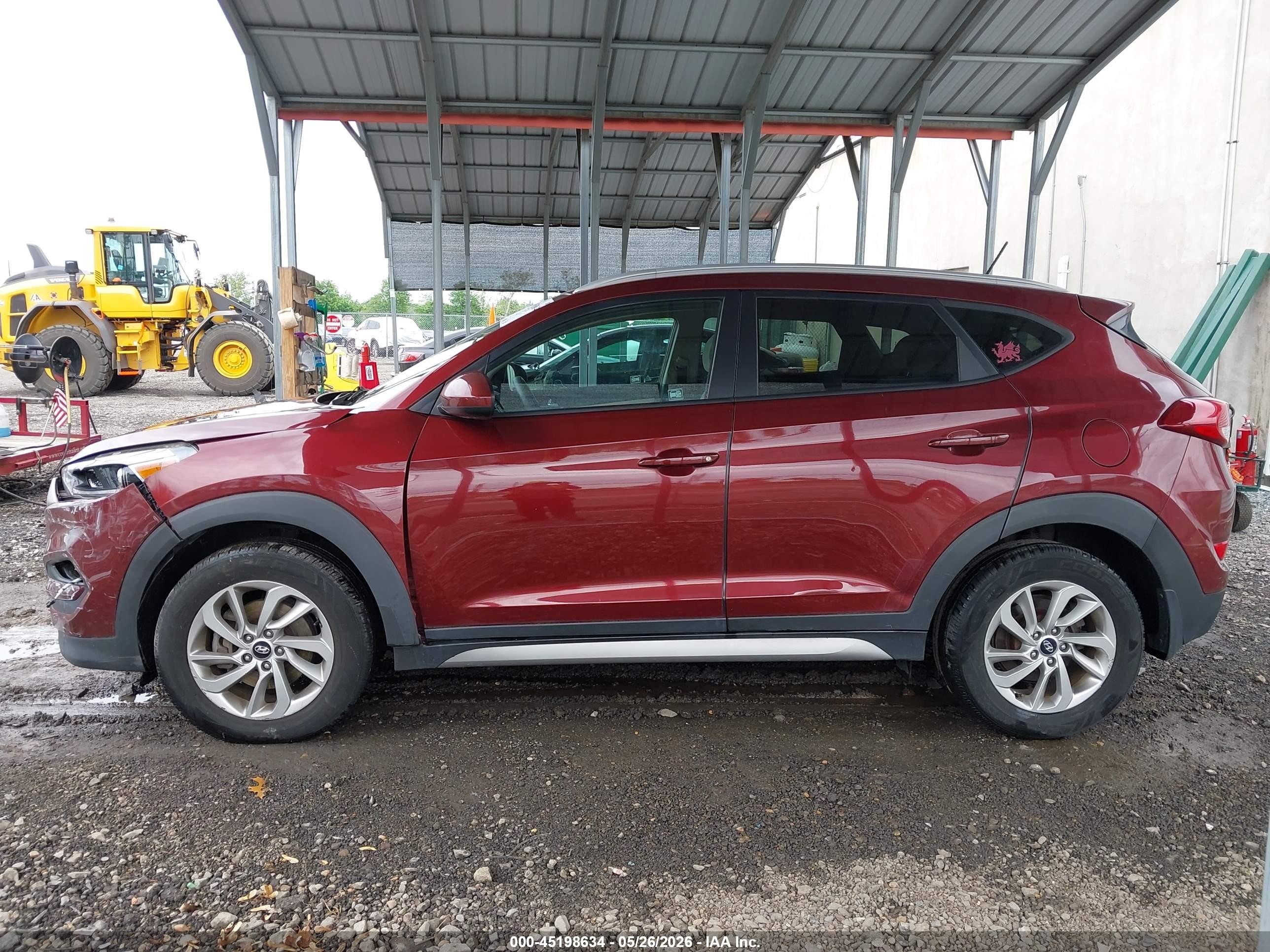 2017 Hyundai Tucson Se Темно-бордовый vin: KM8J3CA47HU281762