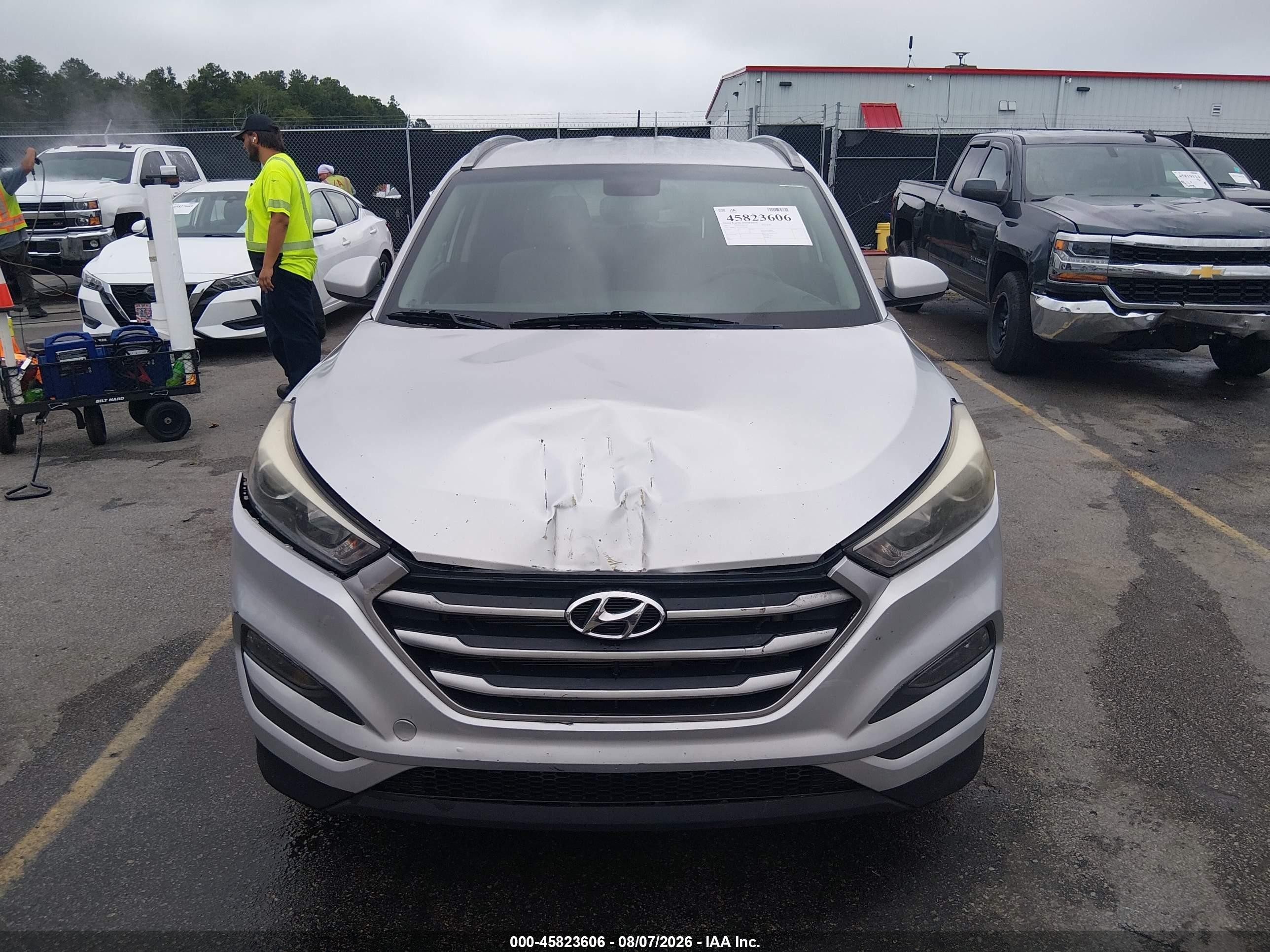 2017 Hyundai Tucson Se Silver vin: KM8J3CA47HU583407