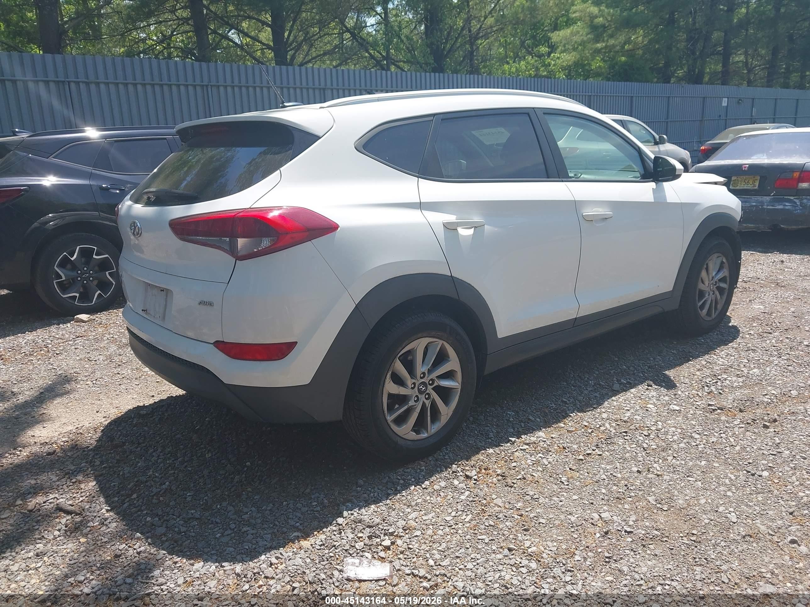 2016 Hyundai Tucson Se Белый vin: KM8J3CA49GU130677