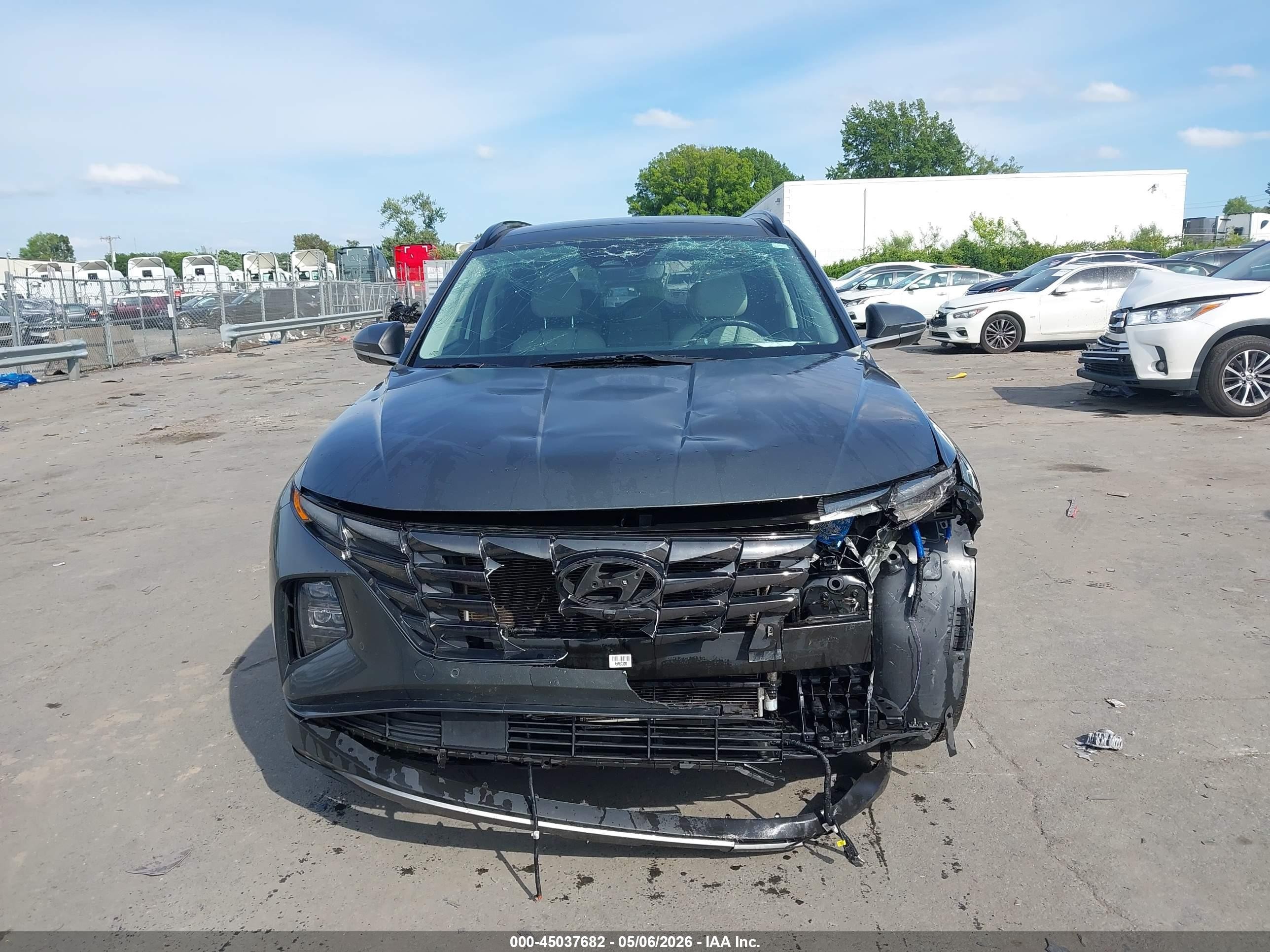2022 Hyundai Tucson Limited Gray vin: KM8JECAE9NU060369