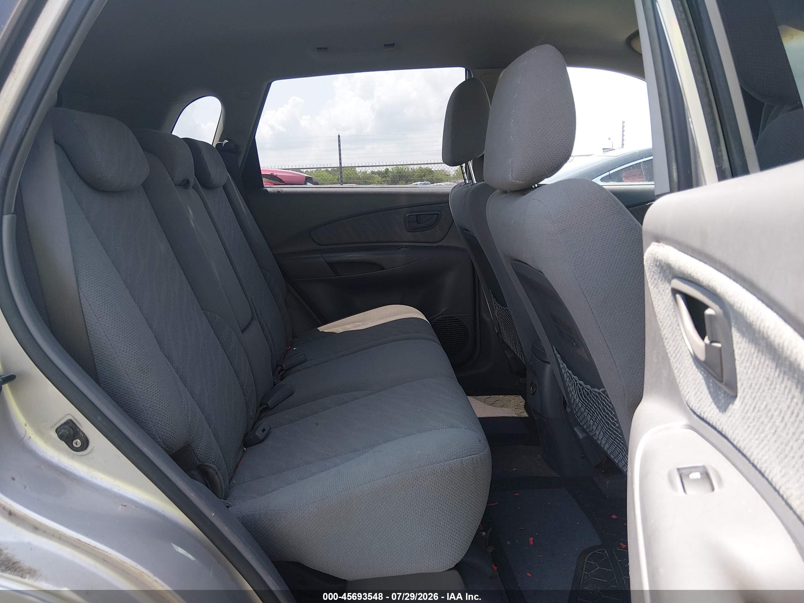 2005 Hyundai Tucson Gl Silver vin: KM8JM12B35U195908