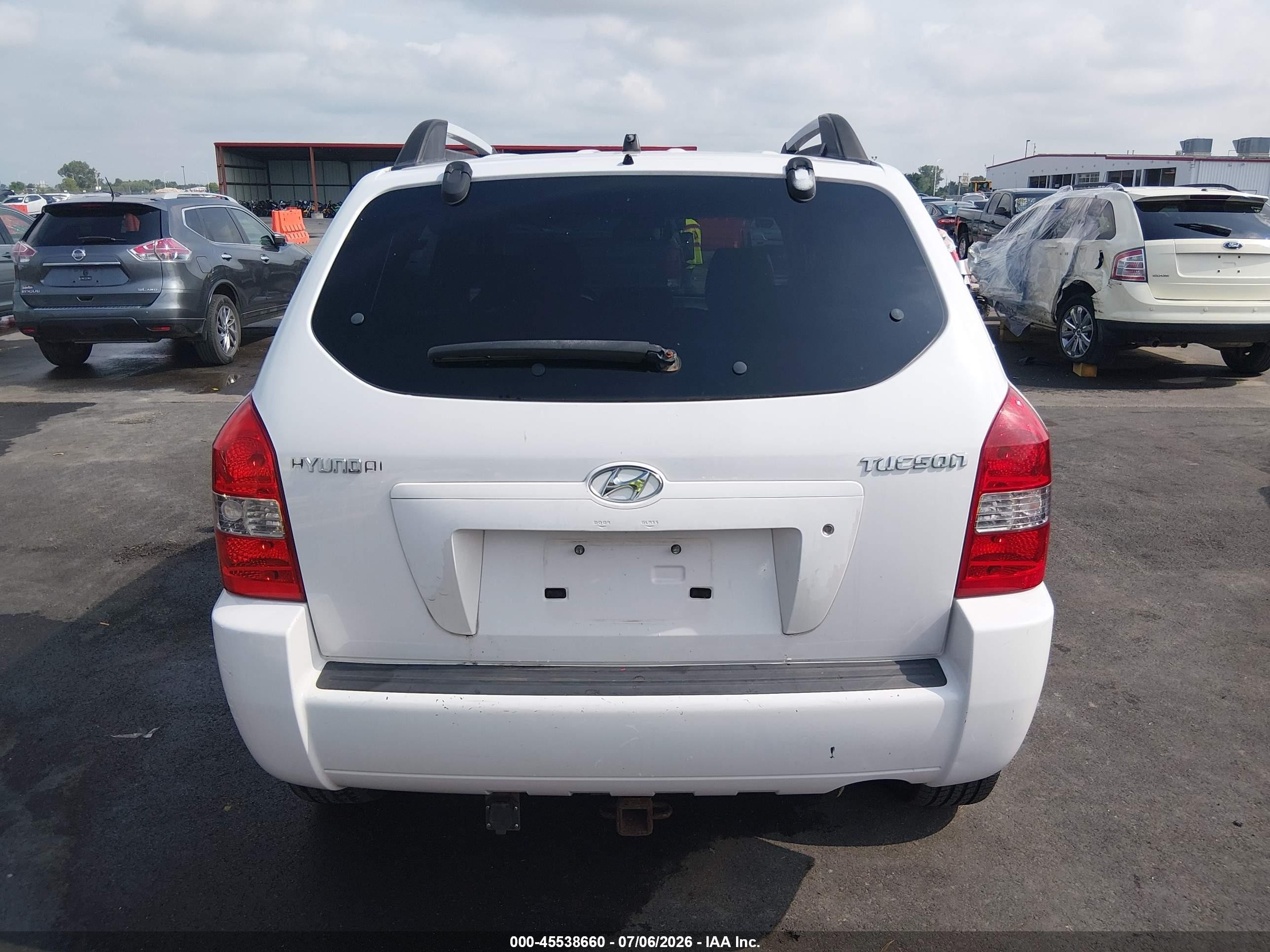 2005 Hyundai Tucson Gl White vin: KM8JM12B85U111873