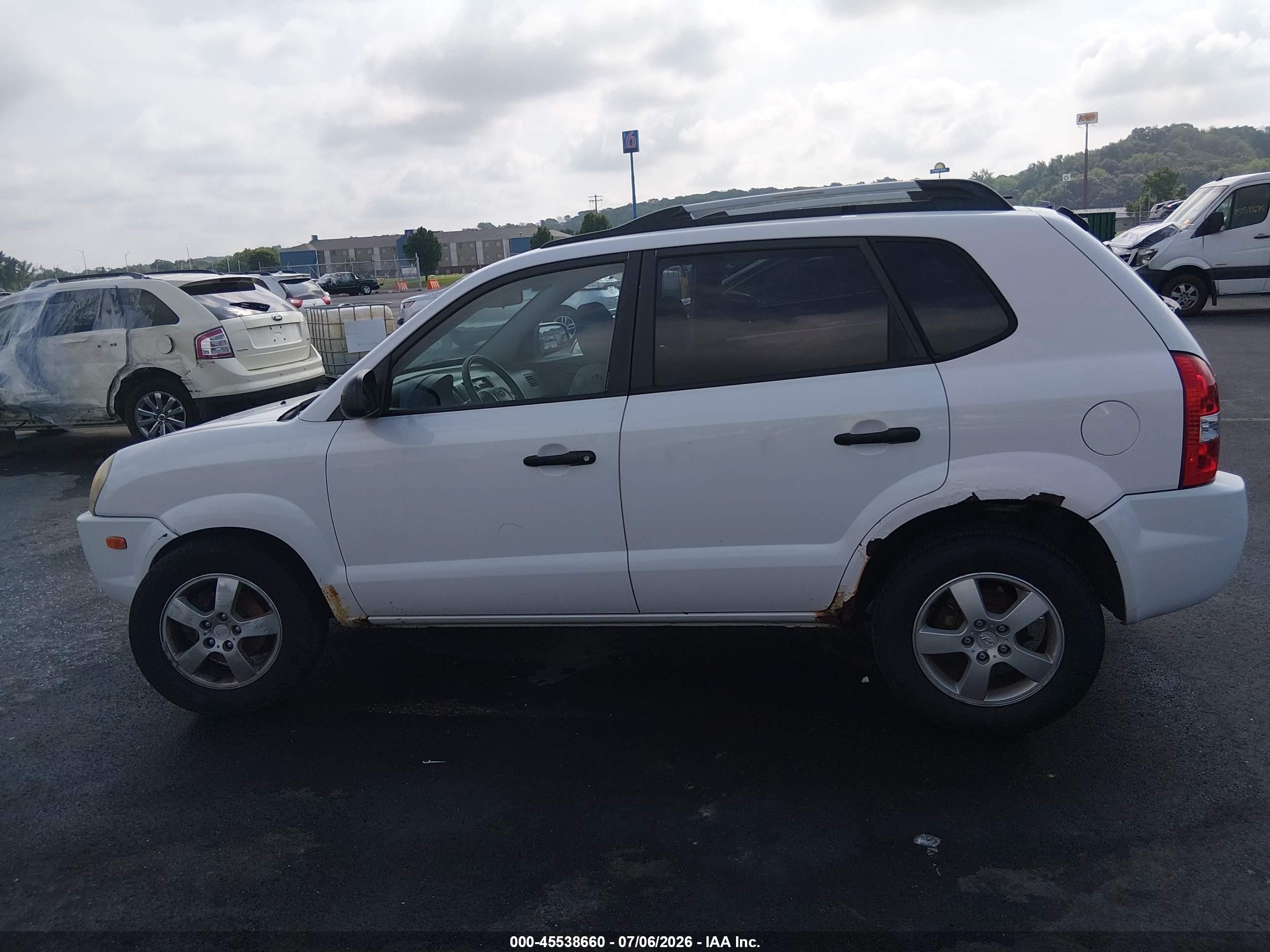 2005 Hyundai Tucson Gl White vin: KM8JM12B85U111873