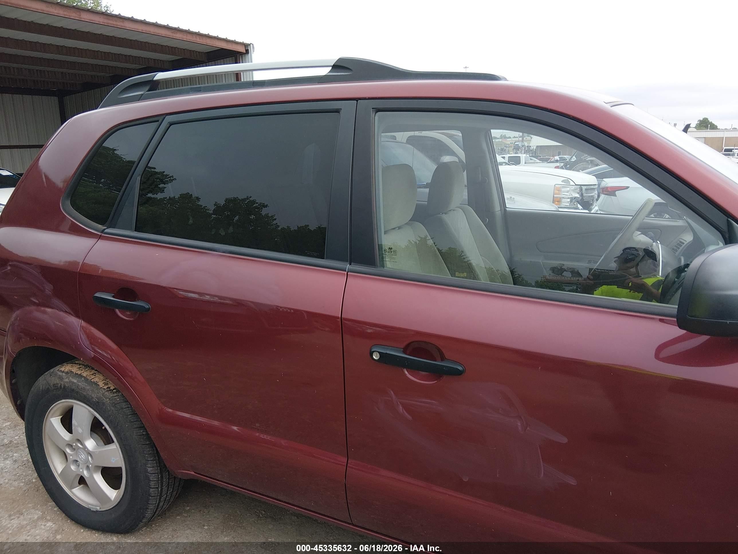 2005 Hyundai Tucson Gl Burgundy vin: KM8JM12BX5U109820