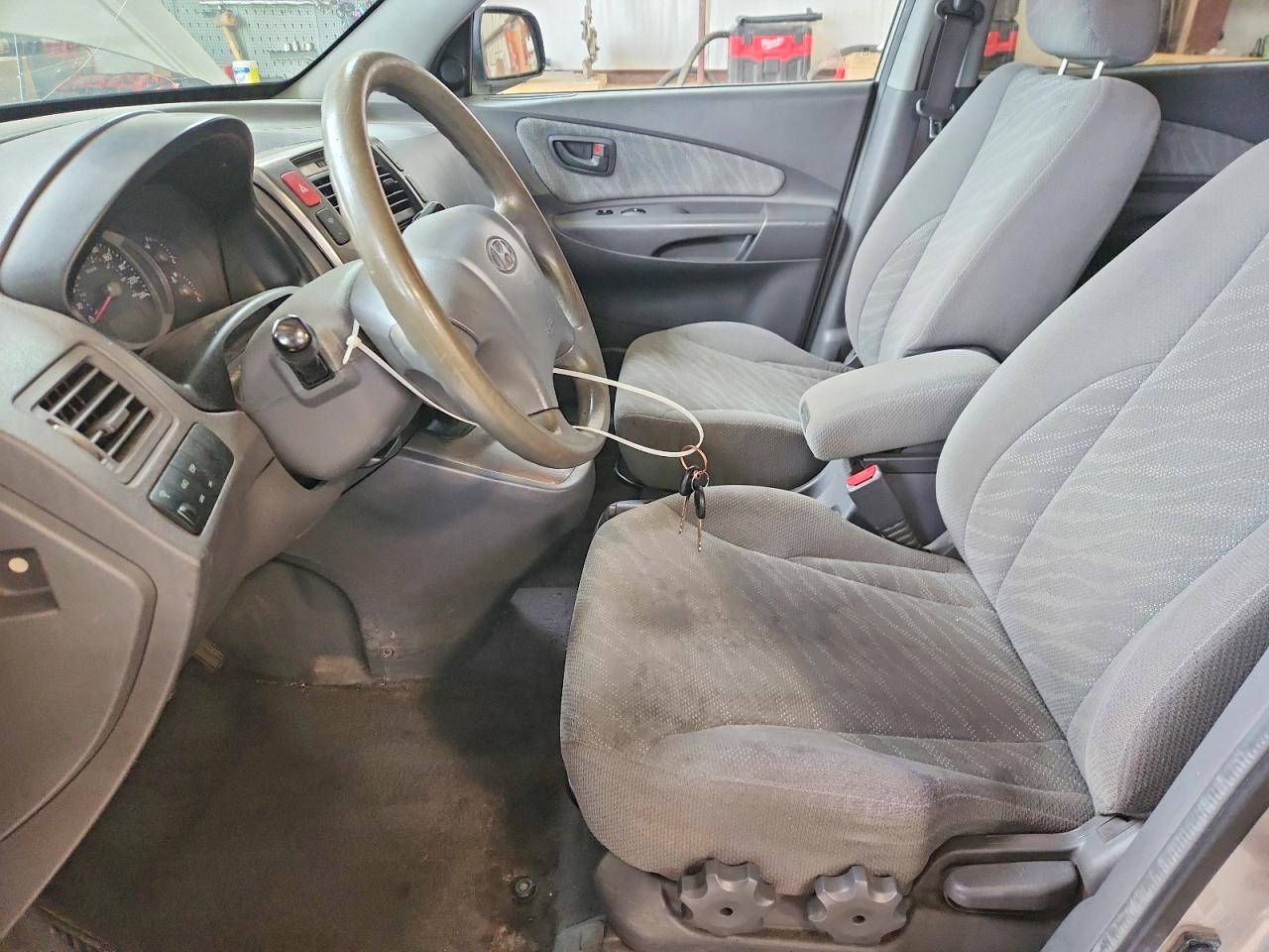 2005 Hyundai Tucson Gl Silver vin: KM8JM72D75U175357