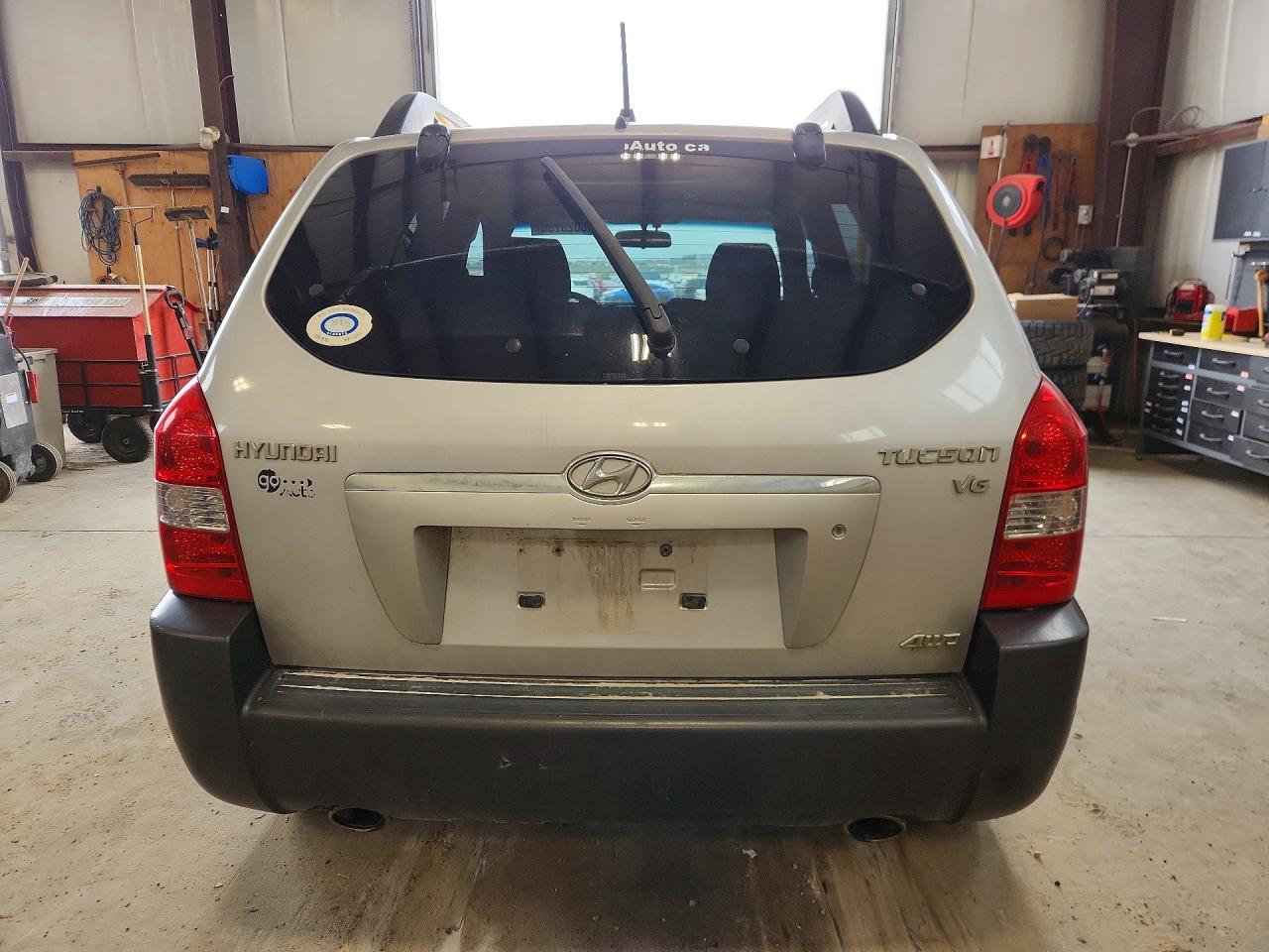 2005 Hyundai Tucson Gl Silver vin: KM8JM72D75U175357