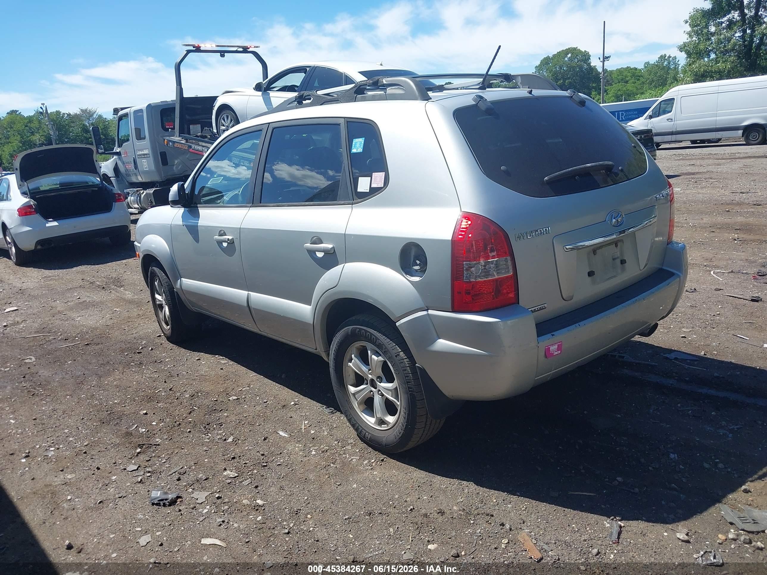 2009 Hyundai Tucson Limited Silver vin: KM8JN12B79U974845
