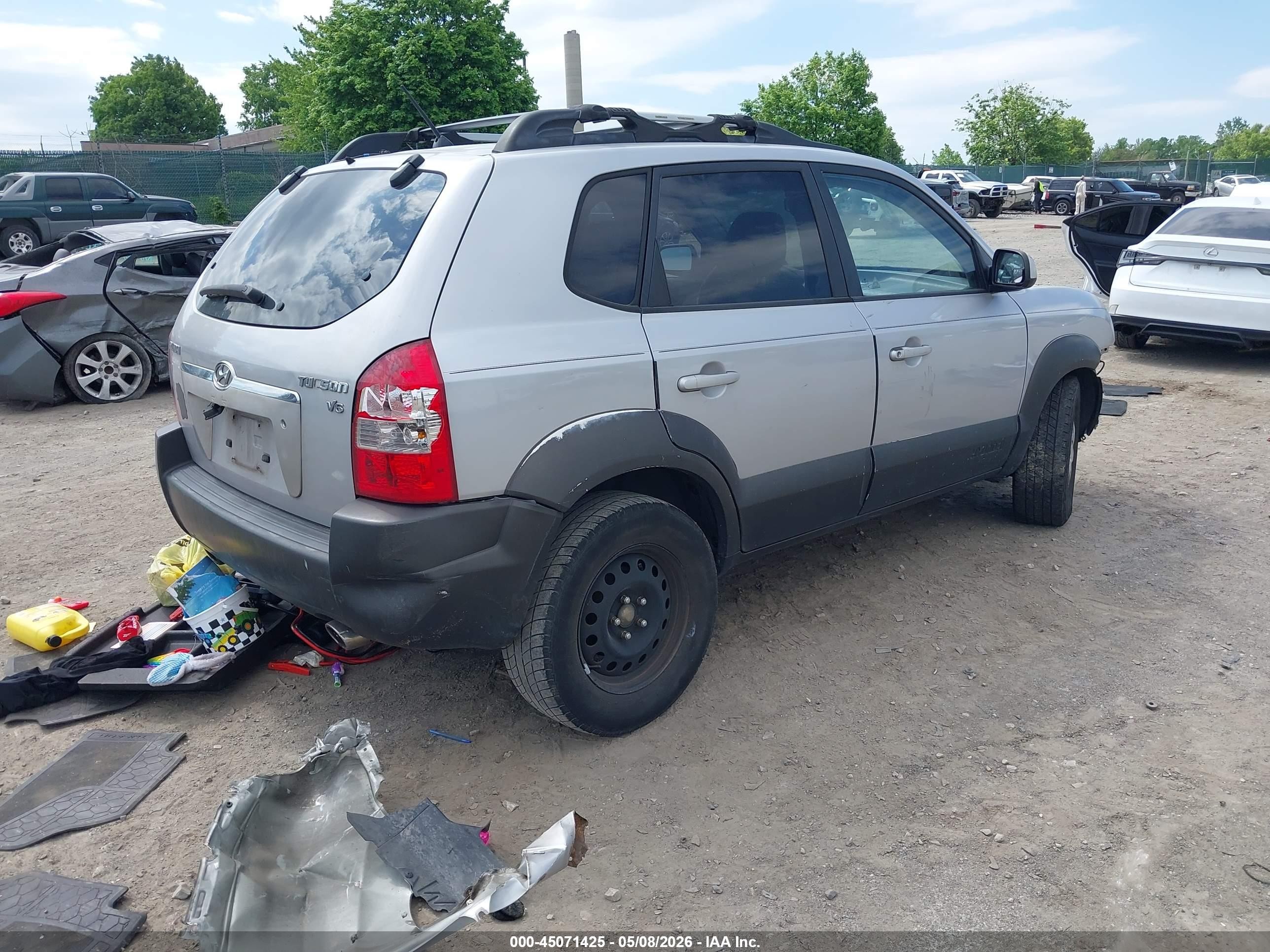 2005 Hyundai Tucson Gls/lx Silver vin: KM8JN12D15U117755