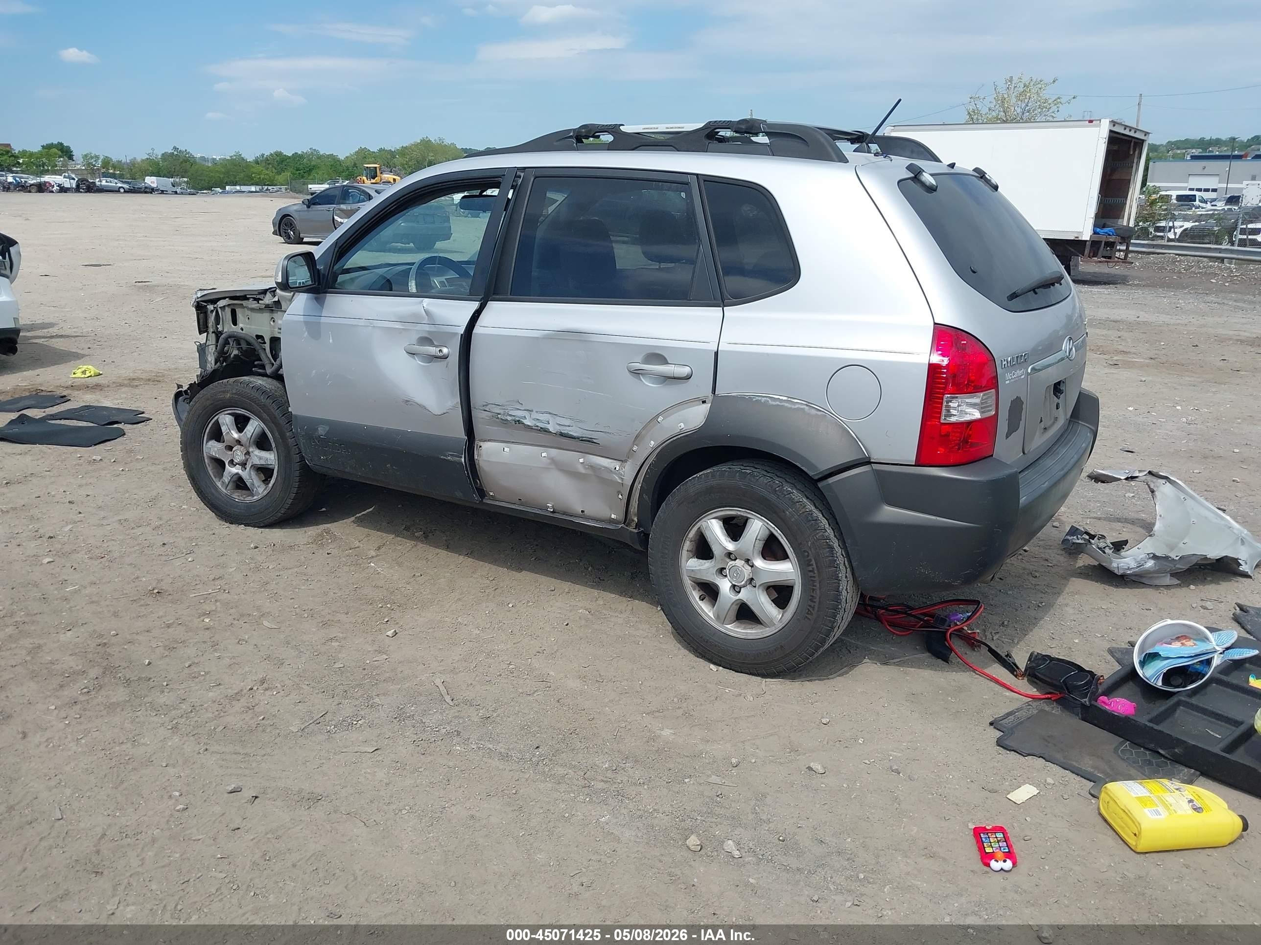 2005 Hyundai Tucson Gls/lx Silver vin: KM8JN12D15U117755