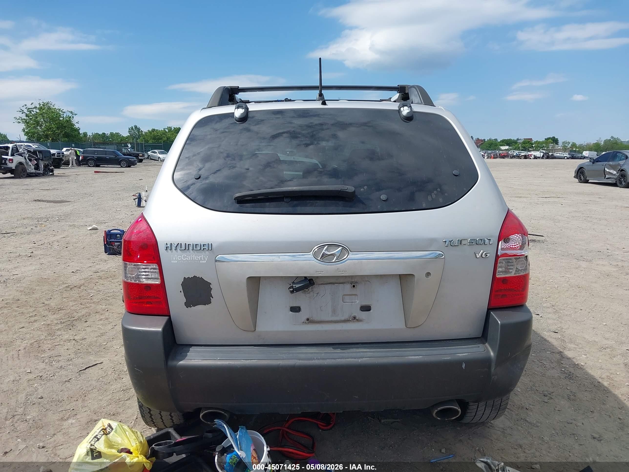2005 Hyundai Tucson Gls/lx Silver vin: KM8JN12D15U117755