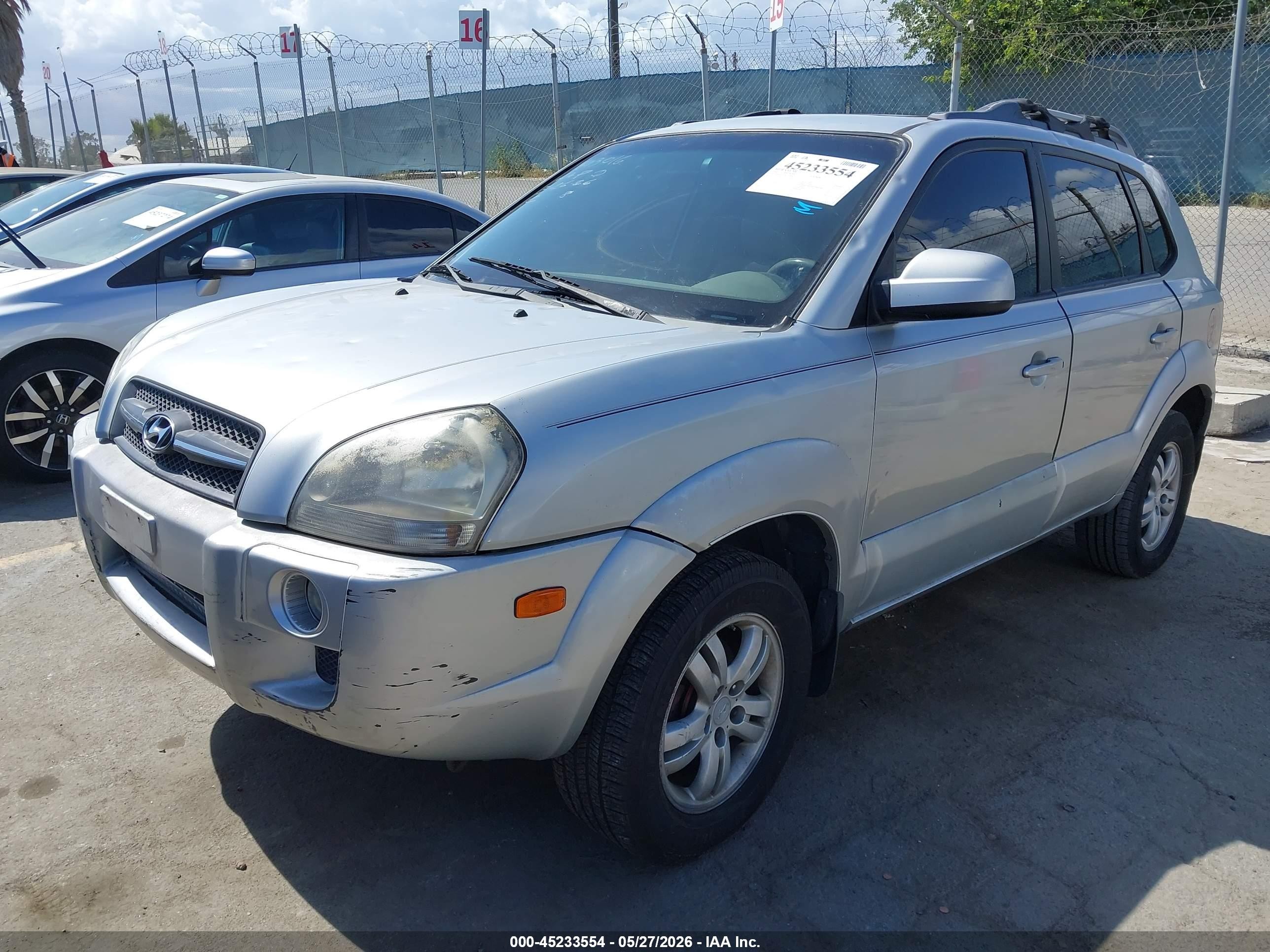 2008 Hyundai Tucson Silver vin: KM8JN12D58U755804