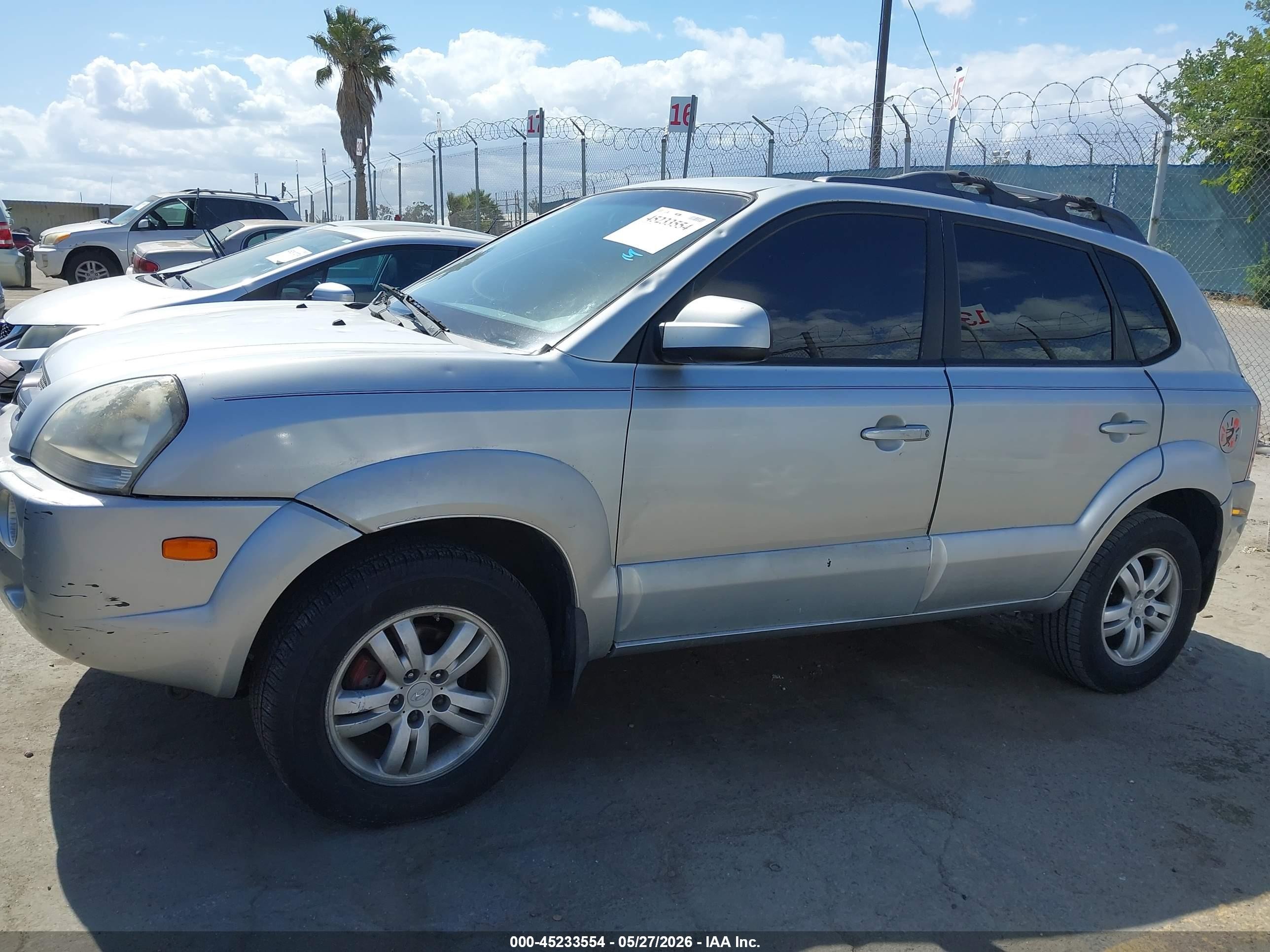 2008 Hyundai Tucson Silver vin: KM8JN12D58U755804
