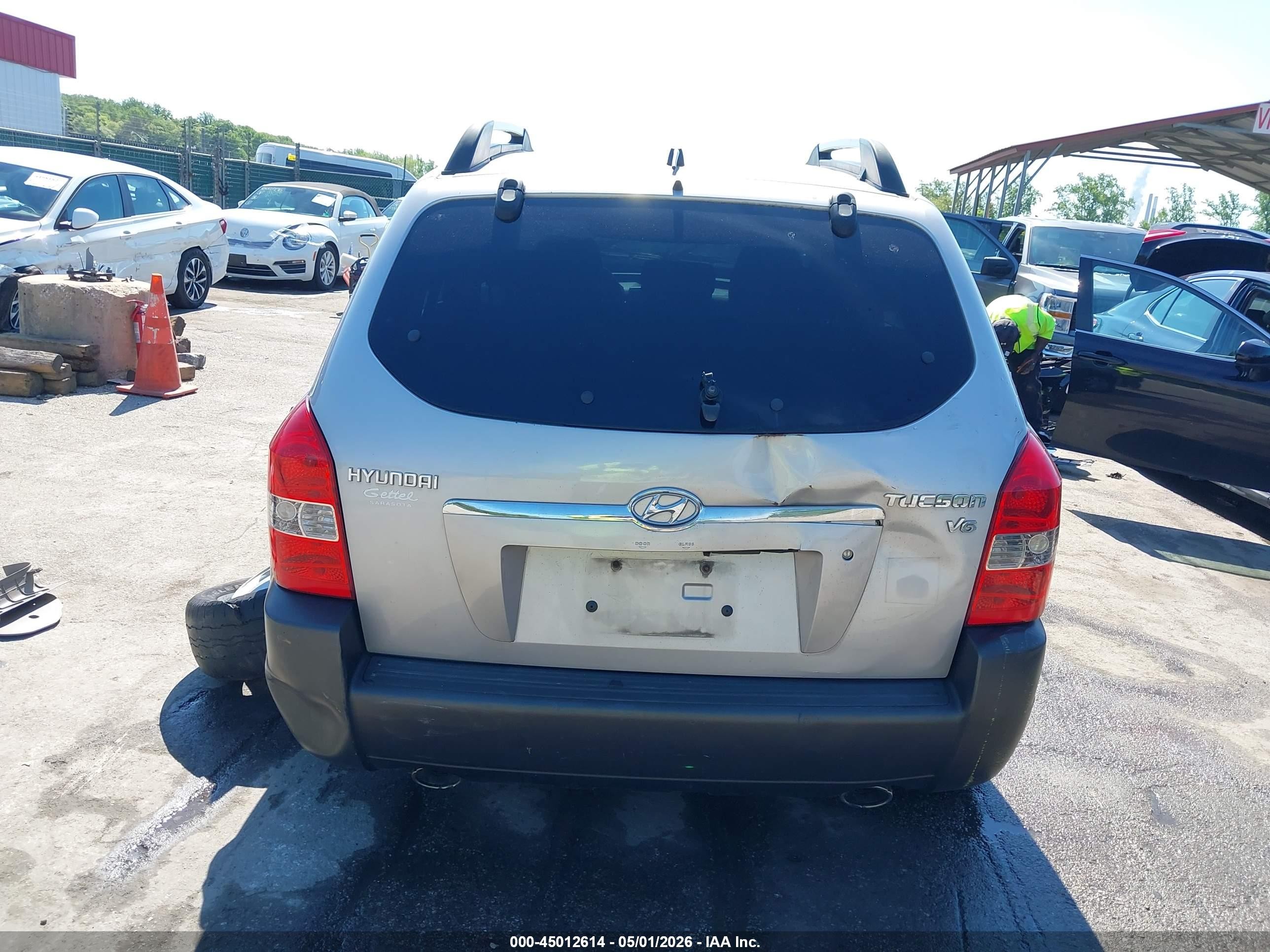 2005 Hyundai Tucson Gls/lx Серебряный vin: KM8JN12D95U044800