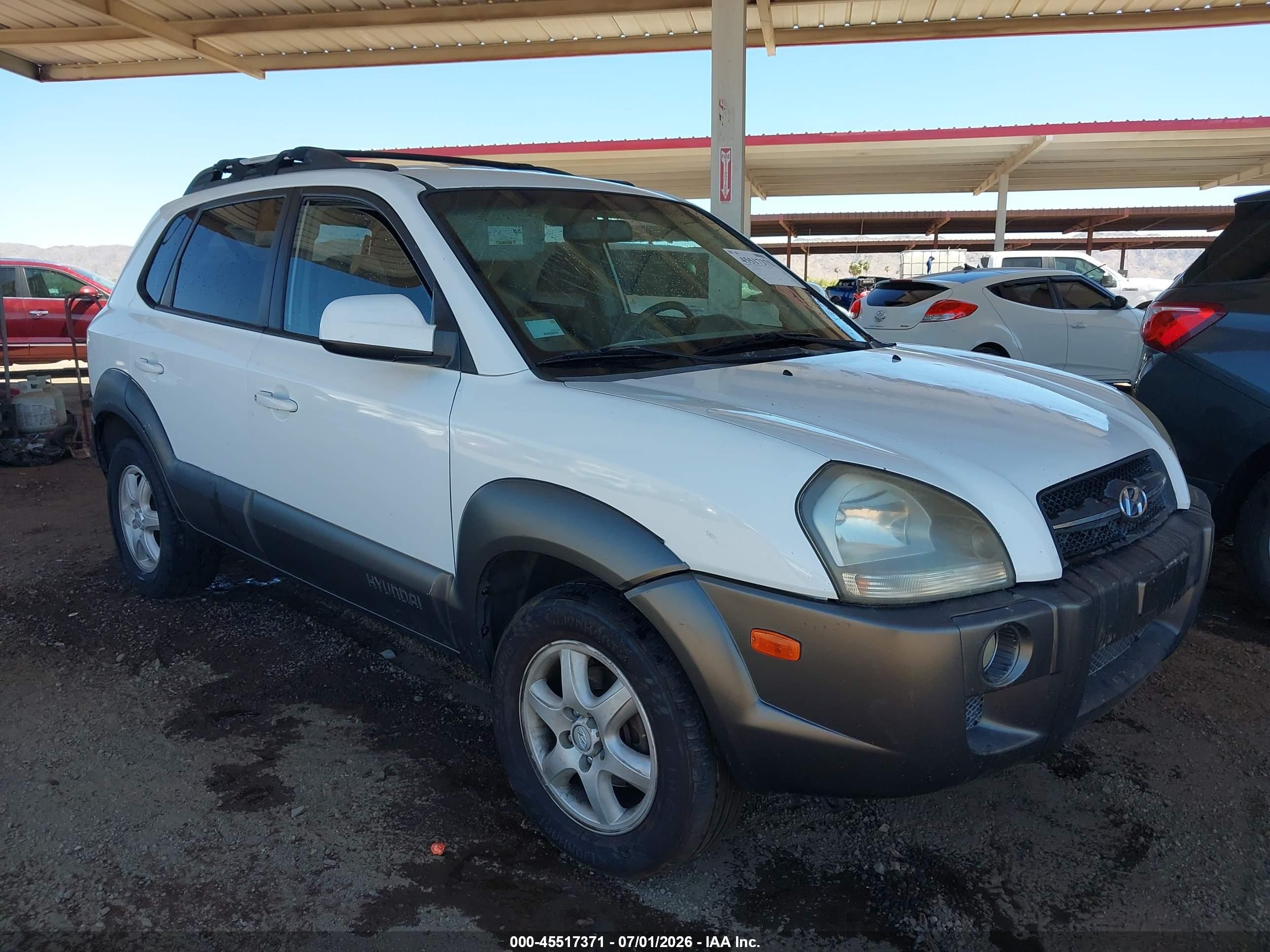 2005 Hyundai Tucson Gls/lx White vin: KM8JN72D25U042440