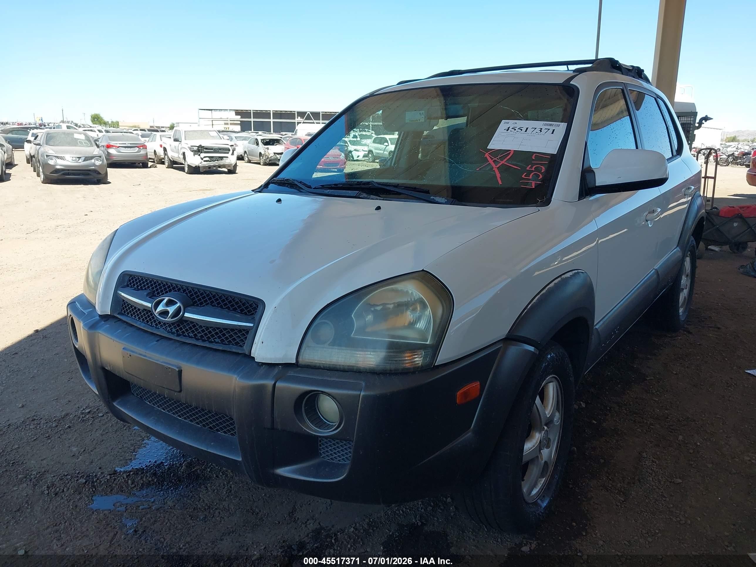 2005 Hyundai Tucson Gls/lx White vin: KM8JN72D25U042440