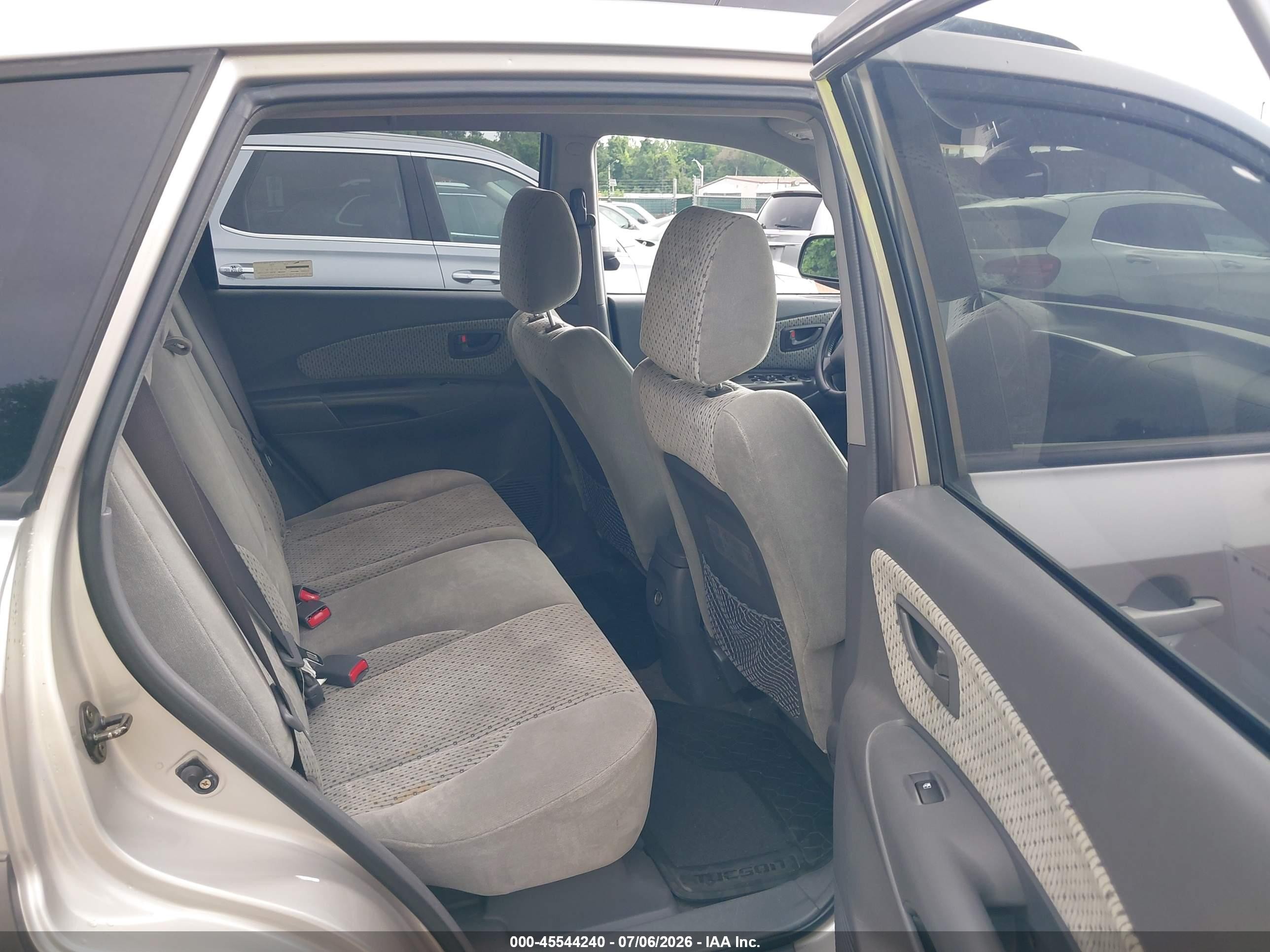 2005 Hyundai Tucson Gls/lx Silver vin: KM8JN72D85U067830