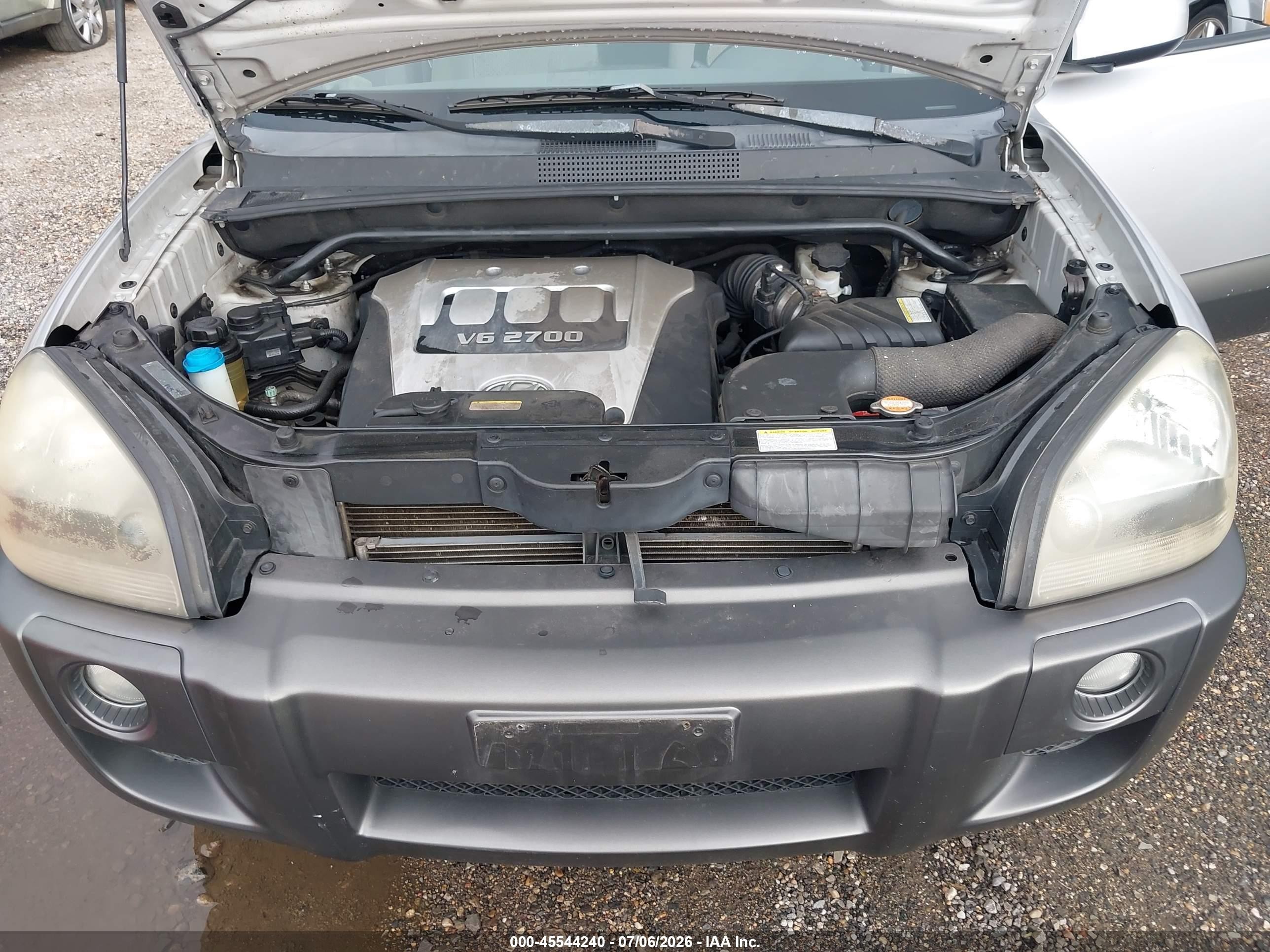 2005 Hyundai Tucson Gls/lx Silver vin: KM8JN72D85U067830
