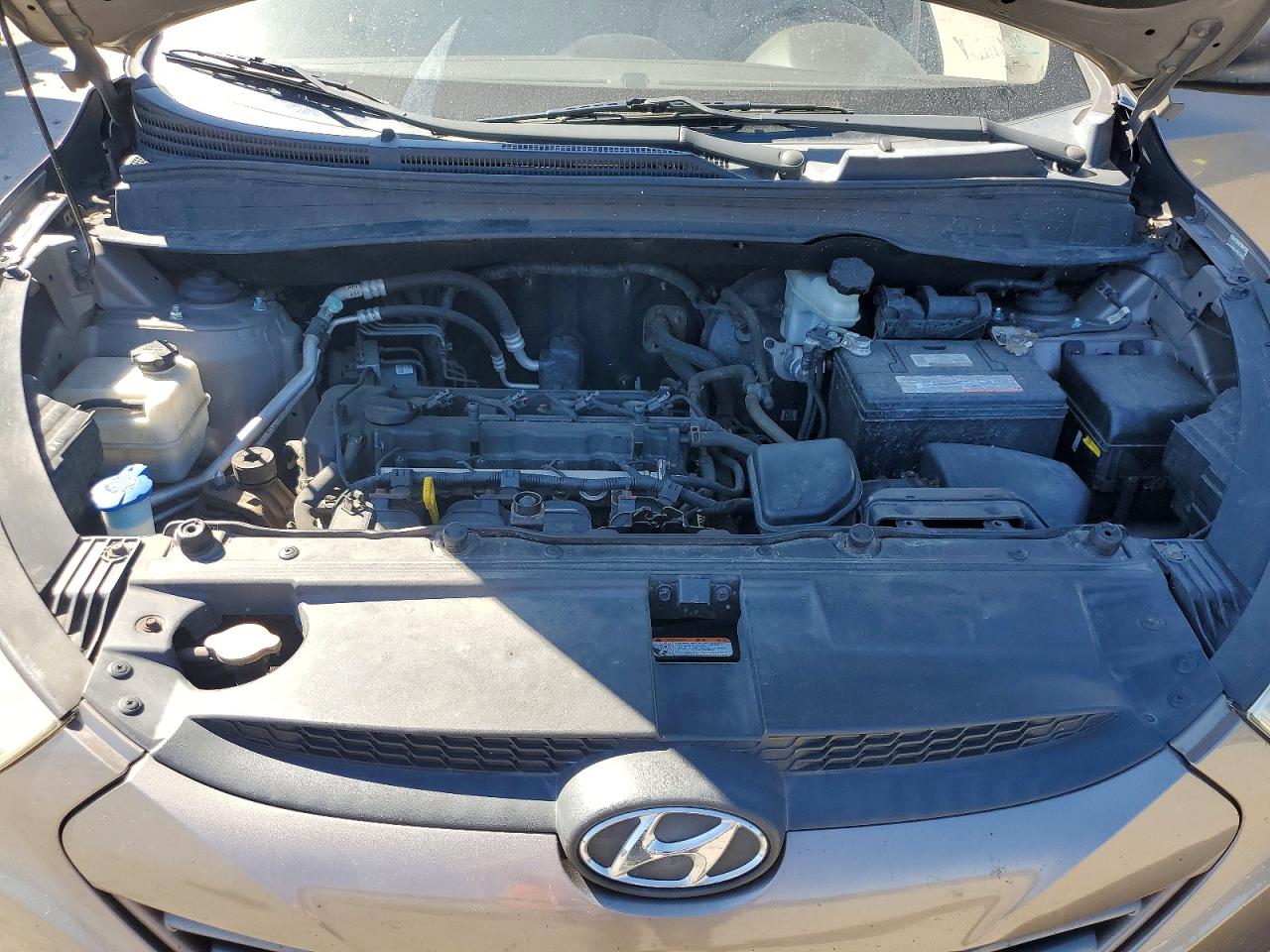 2011 Hyundai Tucson Gl Gold vin: KM8JT3AB3BU221175
