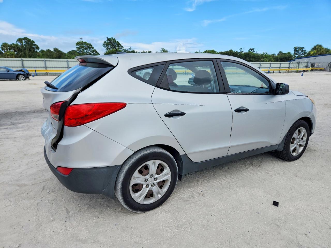 2011 Hyundai Tucson Gl Серебряный vin: KM8JT3AB3BU285247
