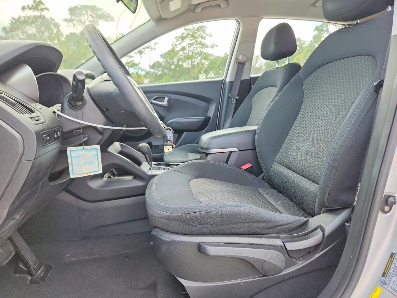 2011 Hyundai Tucson Gl Серебряный vin: KM8JT3AB3BU285247