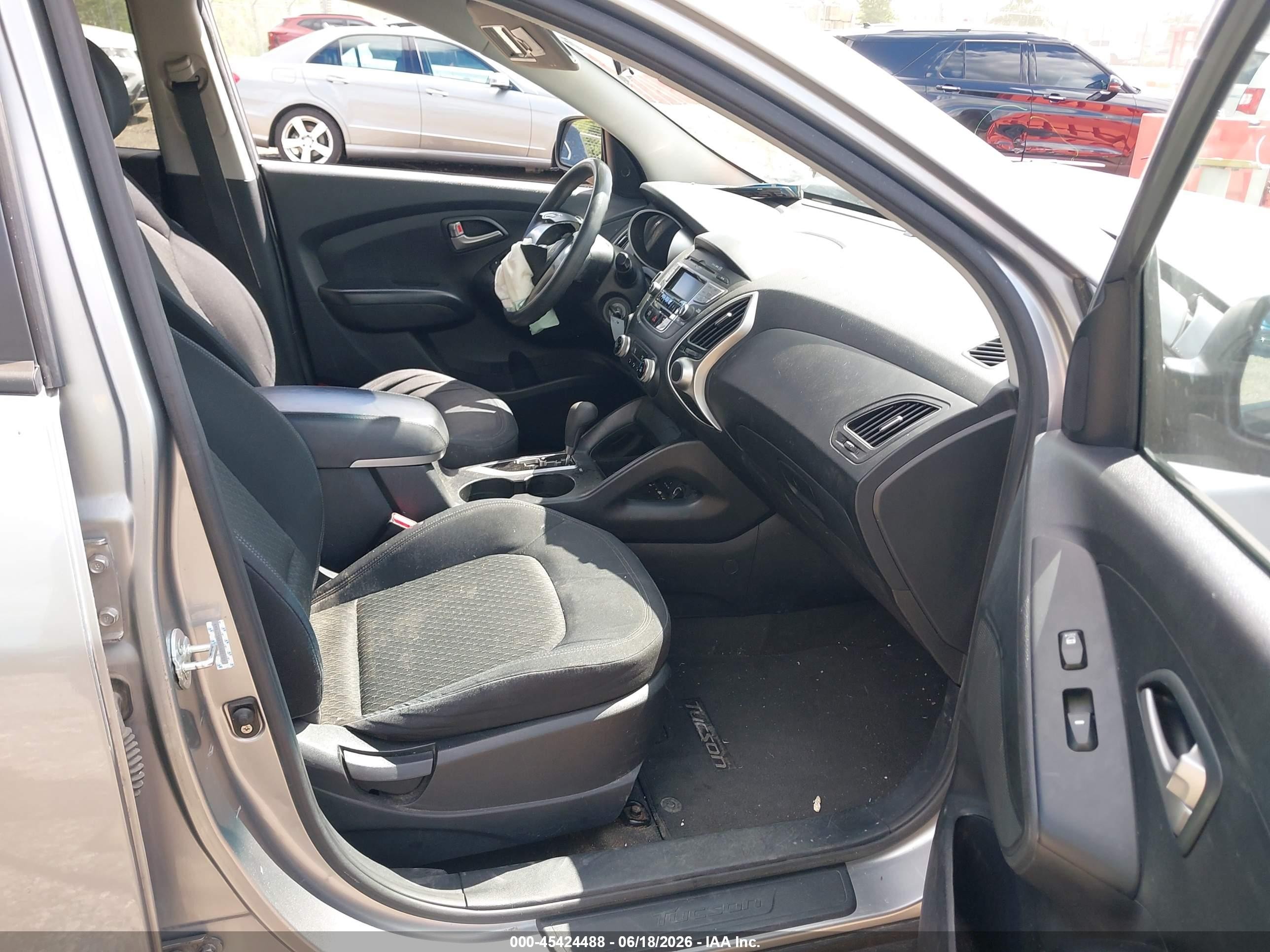 2012 Hyundai Tucson Gl Серебряный vin: KM8JT3AB3CU402701
