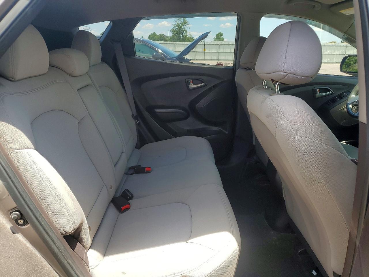 2011 Hyundai Tucson Gl Gold vin: KM8JT3AB6BU150408
