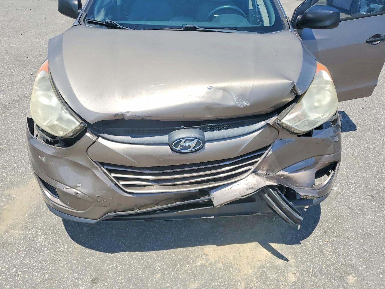 2011 Hyundai Tucson Gl Gold vin: KM8JT3AB6BU150408