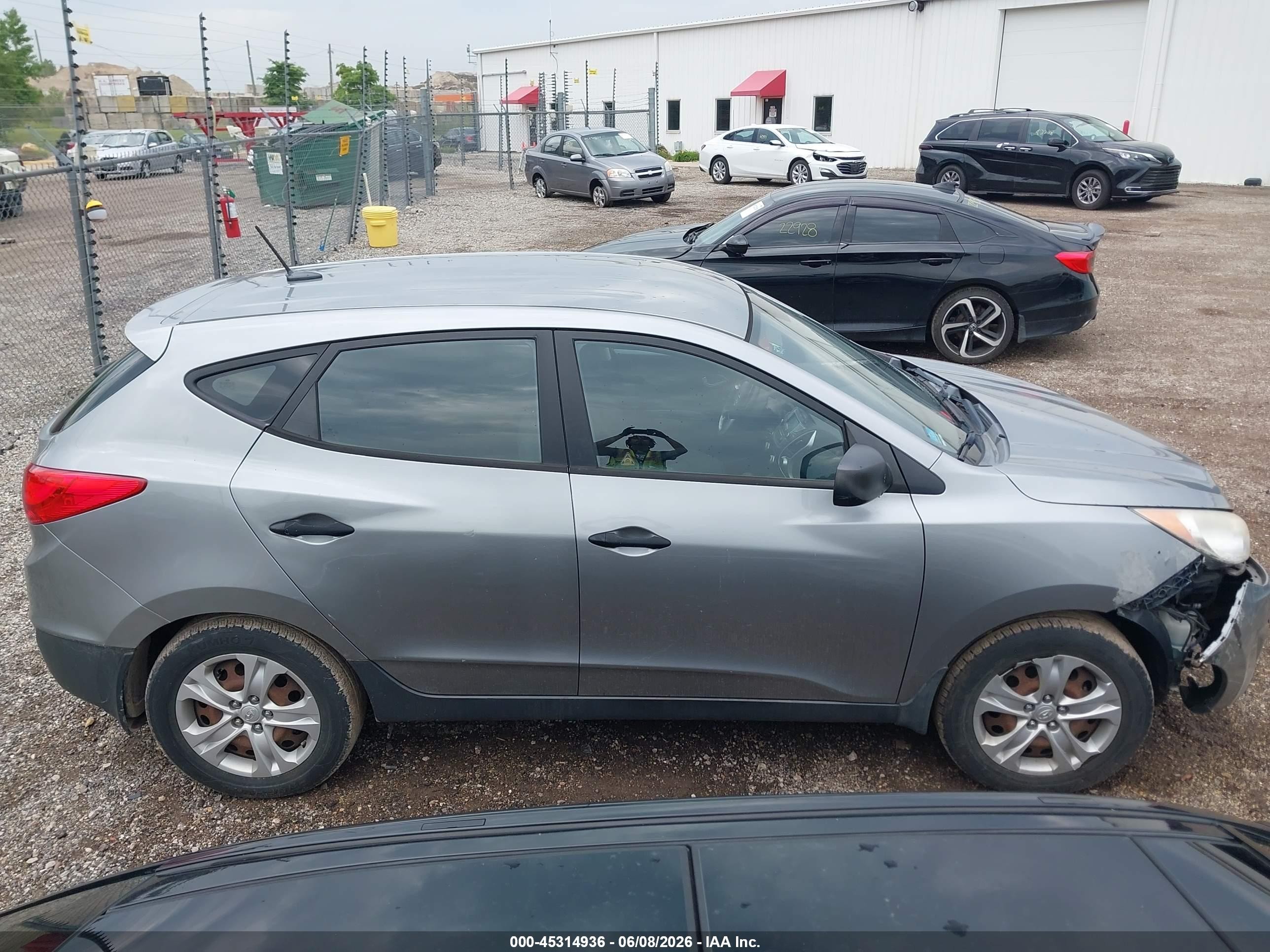2011 Hyundai Tucson Gl Серый vin: KM8JT3AB8BU123162