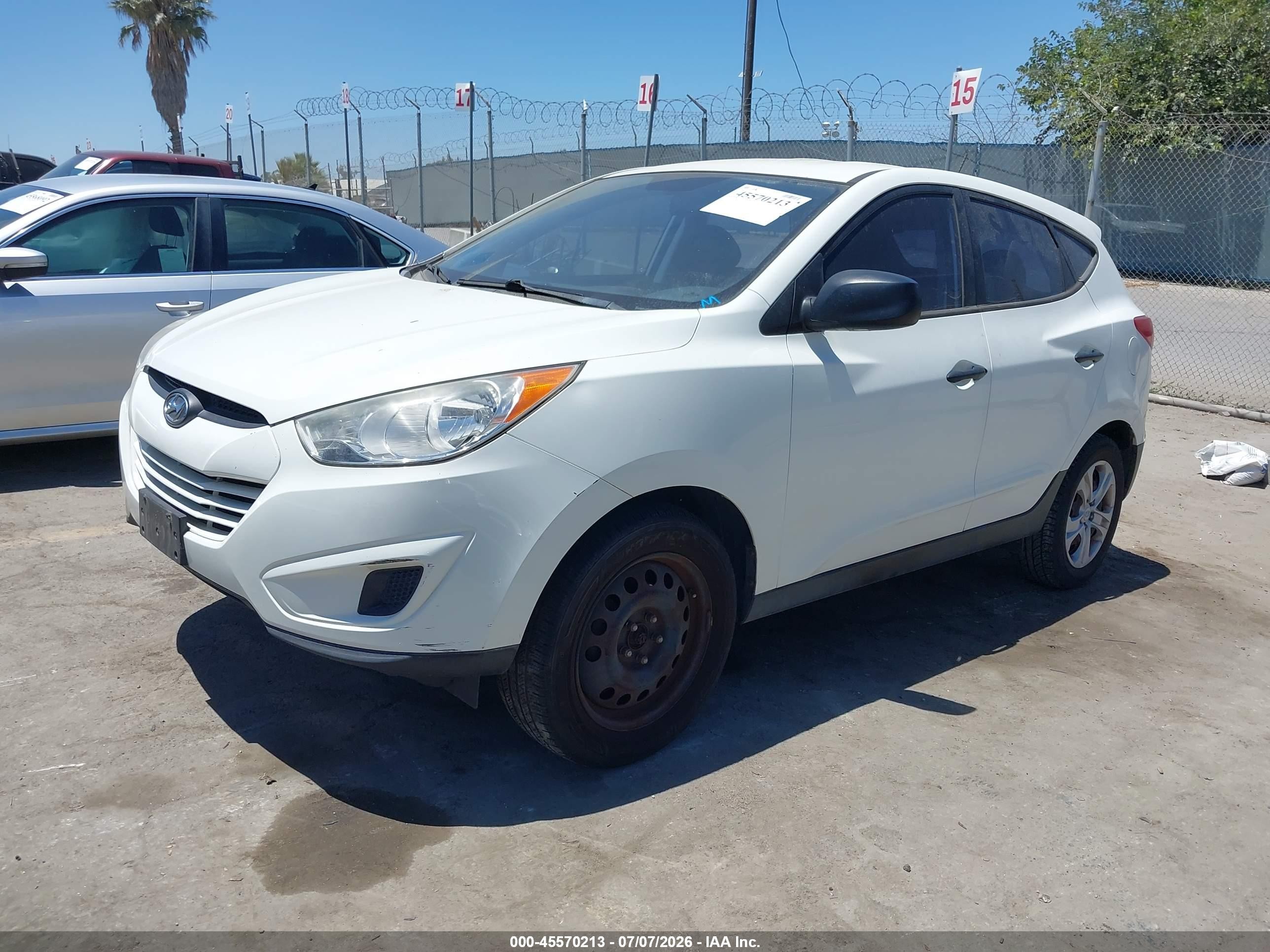 2010 Hyundai Tucson Gls White vin: KM8JT3AC3AU086867