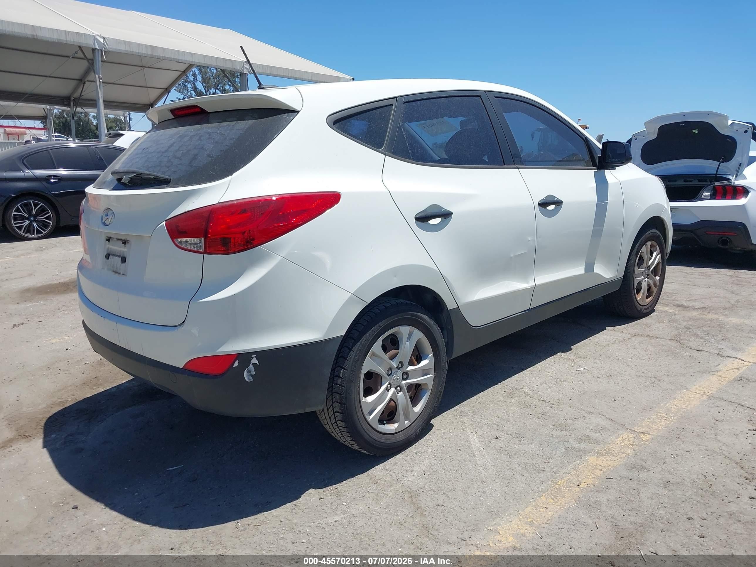 2010 Hyundai Tucson Gls White vin: KM8JT3AC3AU086867