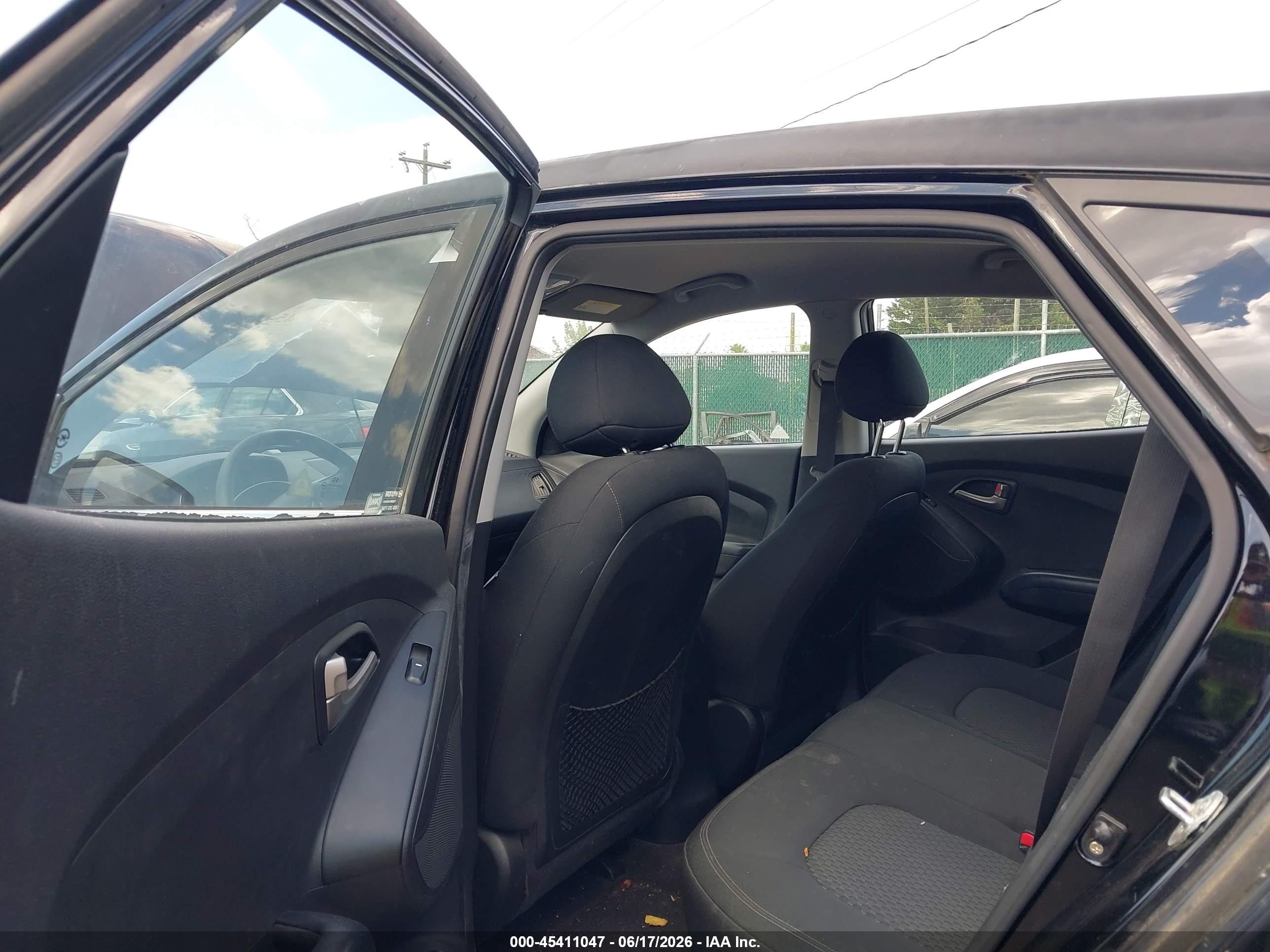 2010 Hyundai Tucson Gls Black vin: KM8JT3AC5AU095957