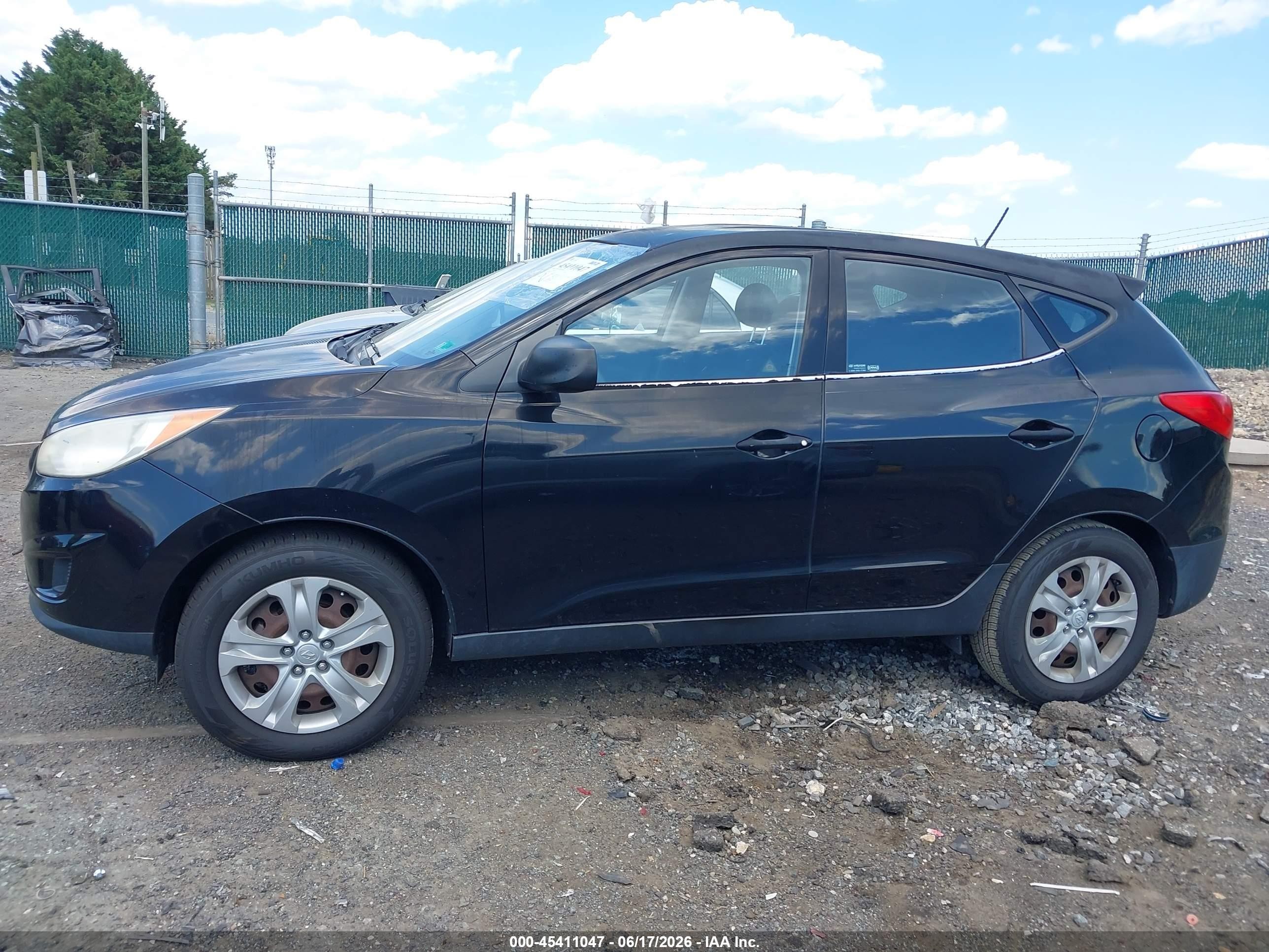2010 Hyundai Tucson Gls Black vin: KM8JT3AC5AU095957