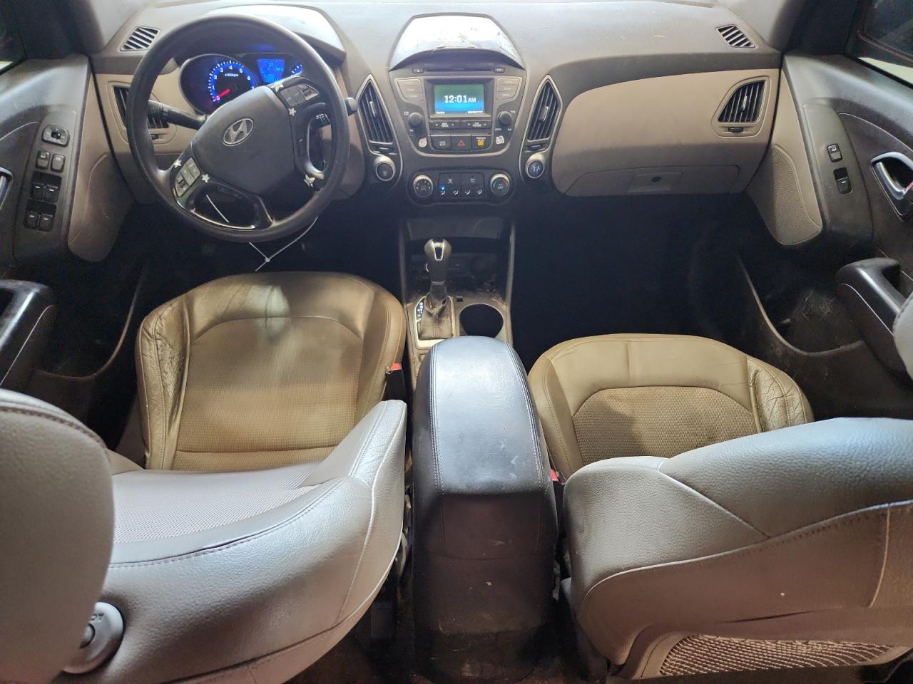 2015 Hyundai Tucson Gls Red vin: KM8JT3AFXFU051440 Damage: Right Front Seat, Stained, Permanent