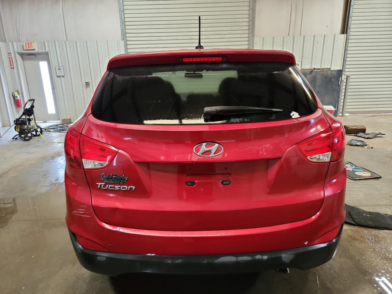 2015 Hyundai Tucson Gls Red vin: KM8JT3AFXFU051440 Damage: Lift Gate, Dent(S) W/No Paint Dmg, 1 To 2 Inches