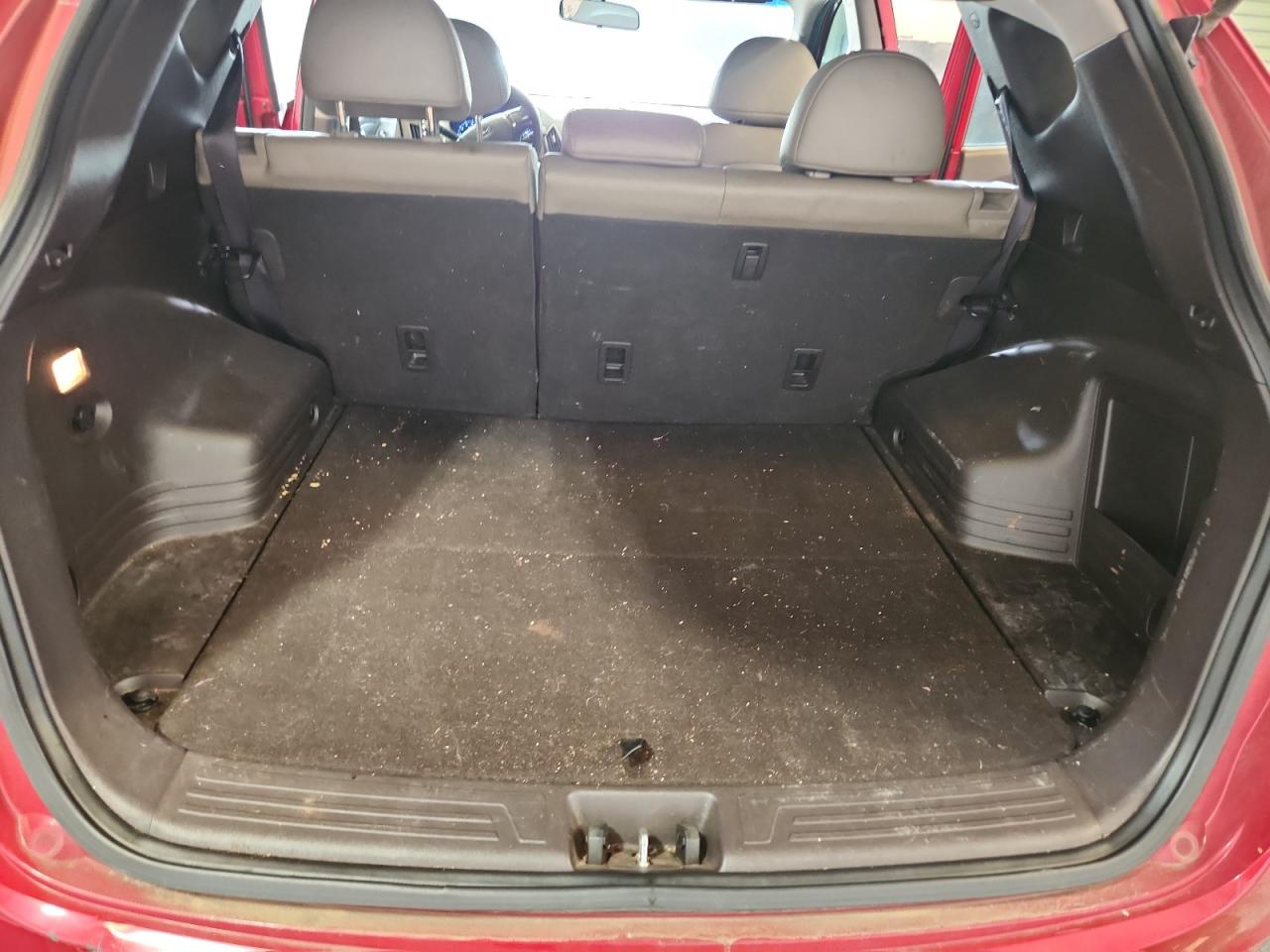 2015 Hyundai Tucson Gls Red vin: KM8JT3AFXFU051440 Damage: Left Interior C Pillar Trim, Multiple Scratches Light, 5