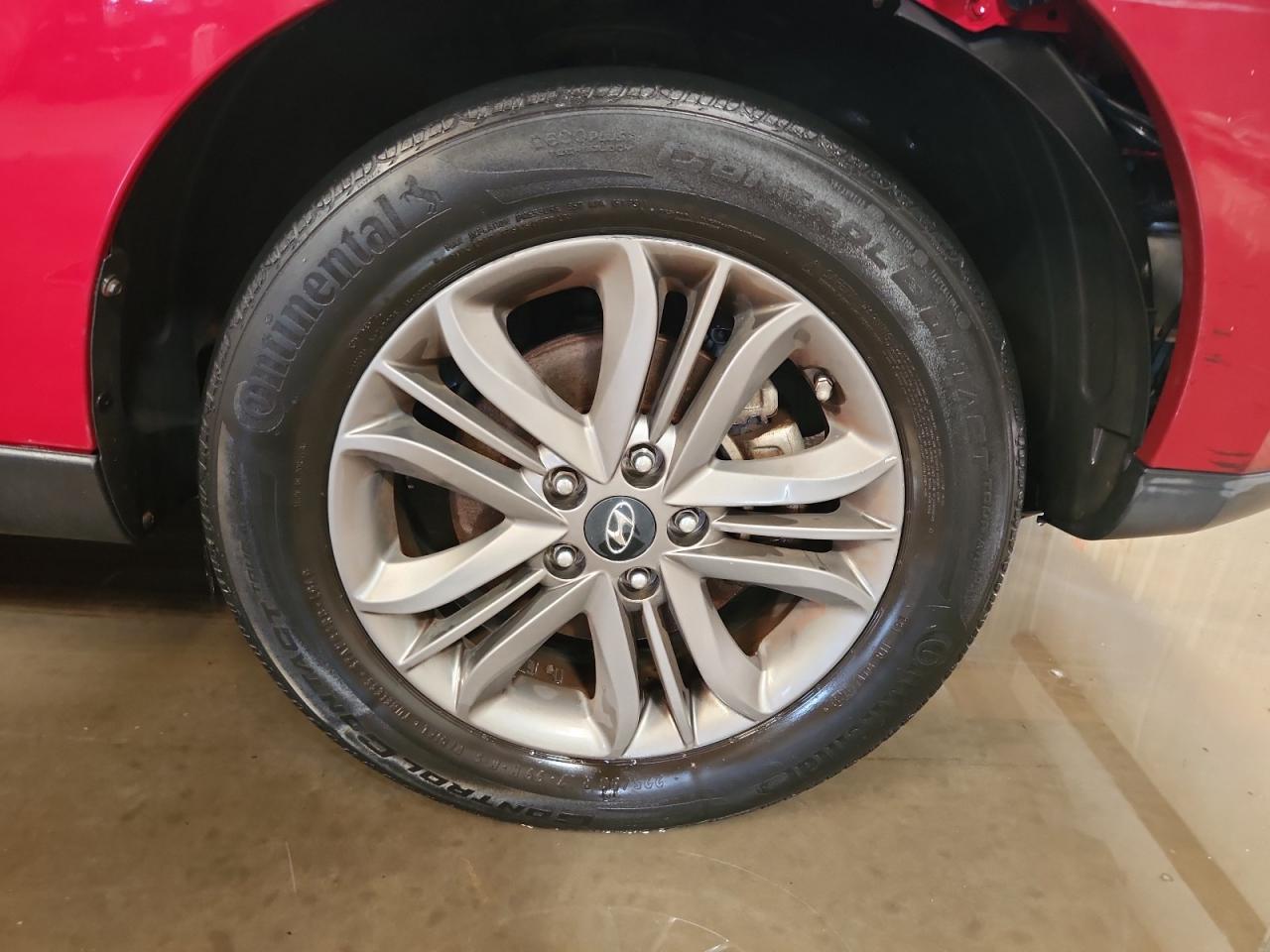 2015 Hyundai Tucson Gls Red vin: KM8JT3AFXFU051440 Damage: Right Front Wheel, Curb Rash, > 12 Inches