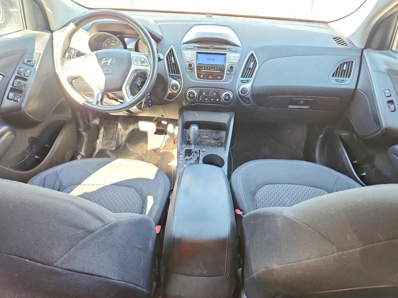 2011 Hyundai Tucson Gl Серебряный vin: KM8JTCAC2BU252006