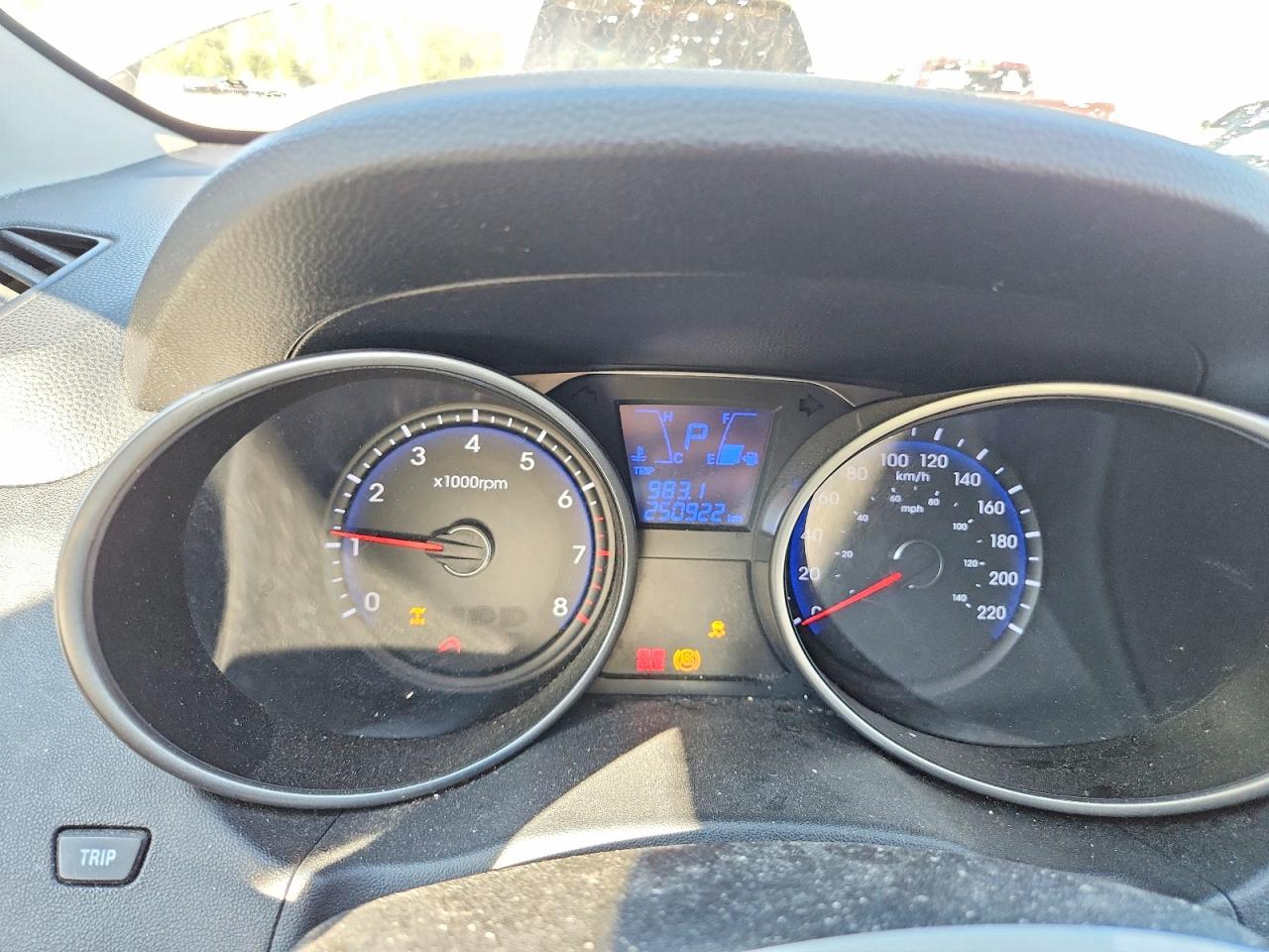 2011 Hyundai Tucson Gl Серебряный vin: KM8JTCAC2BU252006