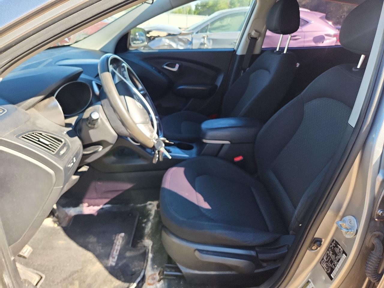 2011 Hyundai Tucson Gl Серебряный vin: KM8JTCAC2BU252006