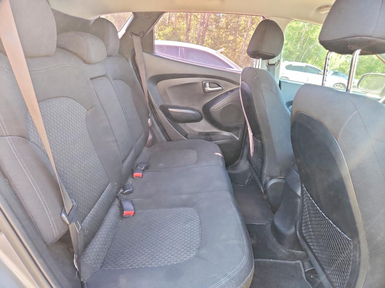 2011 Hyundai Tucson Gl Серебряный vin: KM8JTCAC2BU252006
