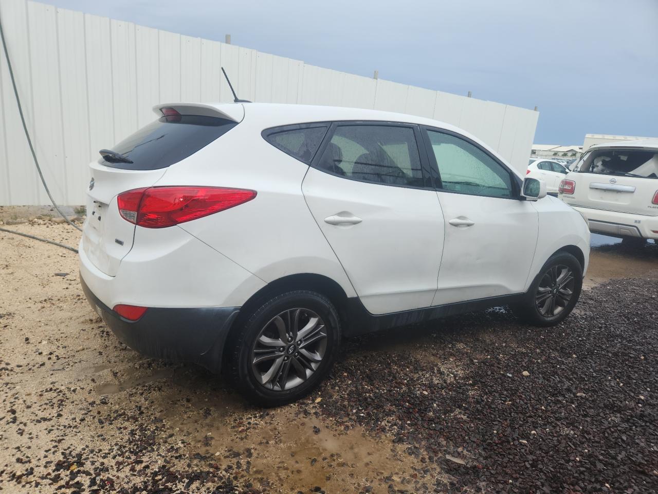 2015 Hyundai Tucson Gls Белый vin: KM8JTCAF0FU075665 Damage: Right Front Door, Dent(S) W/No Paint Dmg, > 12 Inches