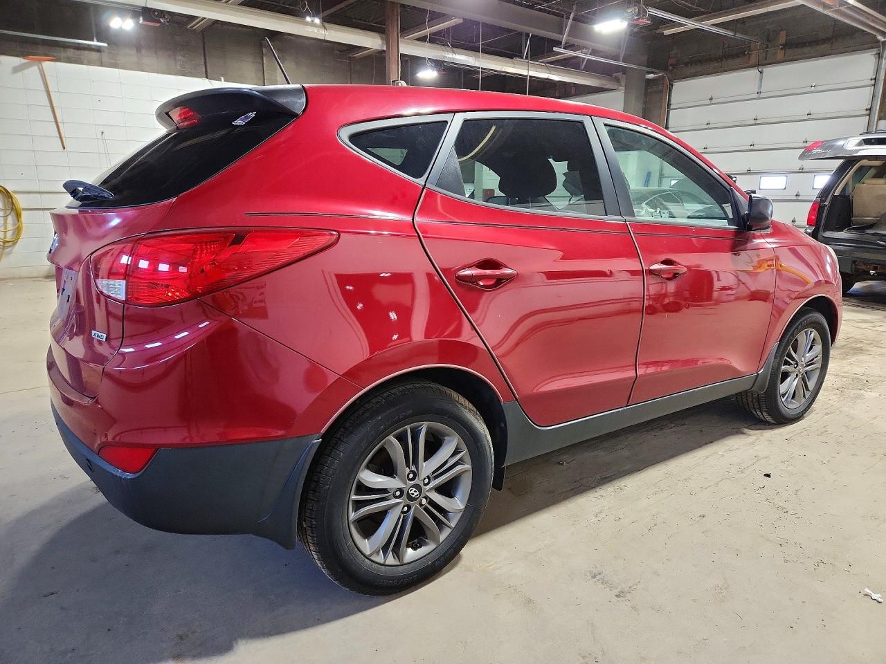 2015 Hyundai Tucson 4wd Красный vin: KM8JTCAF6FU091773