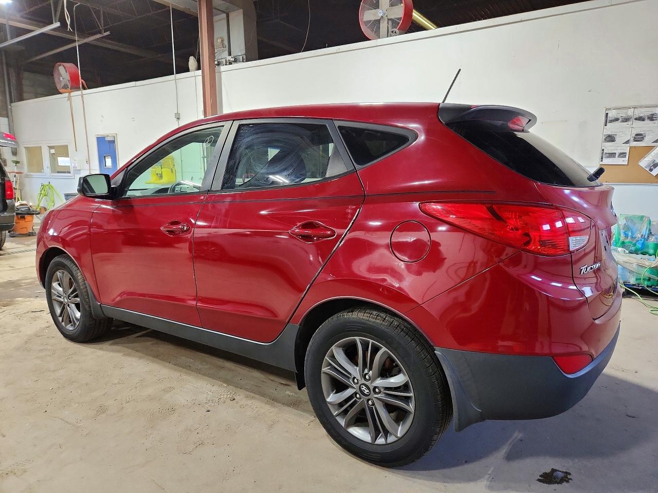 2015 Hyundai Tucson 4wd Красный vin: KM8JTCAF6FU091773