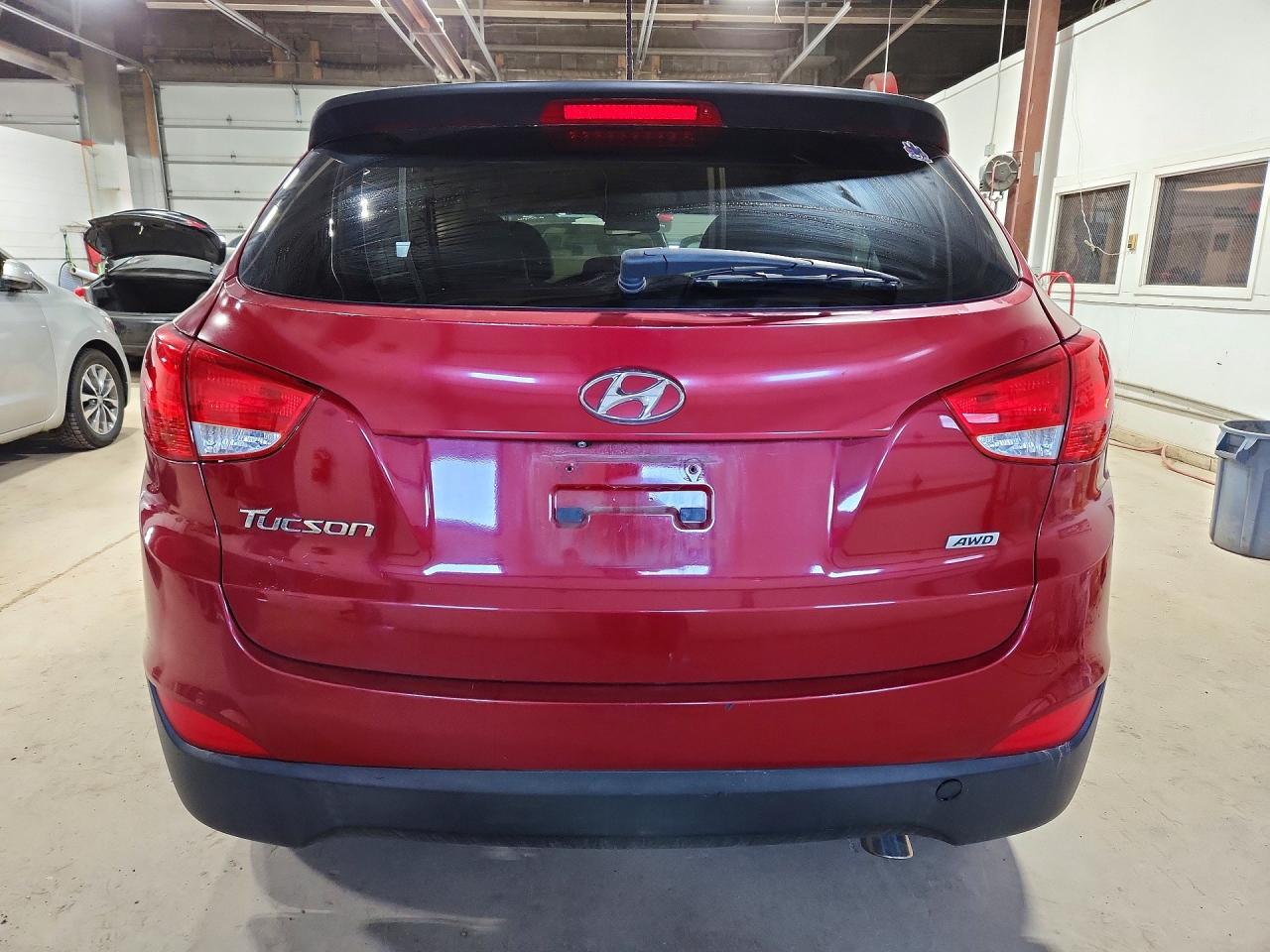 2015 Hyundai Tucson 4wd Красный vin: KM8JTCAF6FU091773