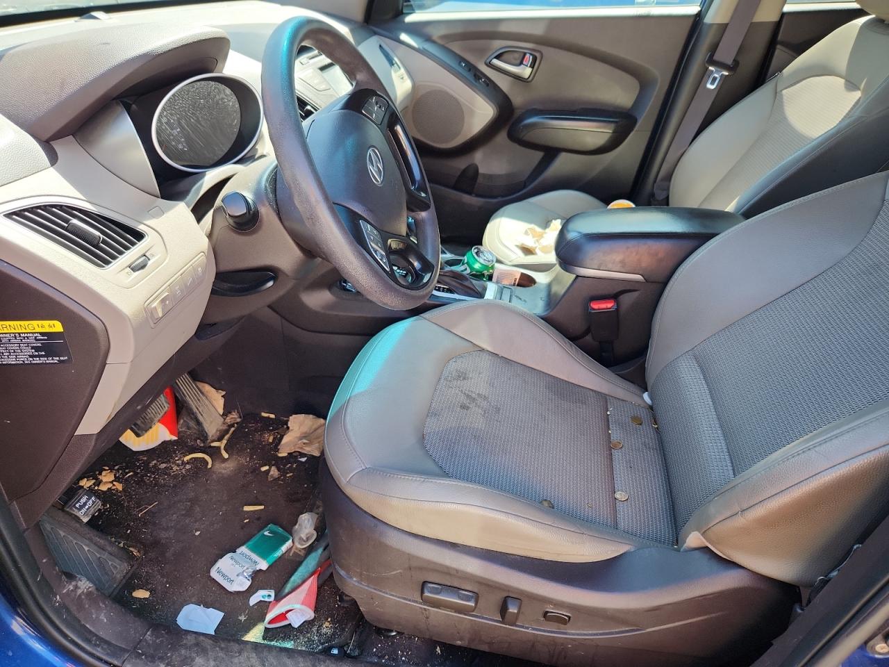 2015 Hyundai Tucson Gls Blue vin: KM8JTCAF7FU976869 Damage: Left Front Seat Cushion, Stained, Permanent