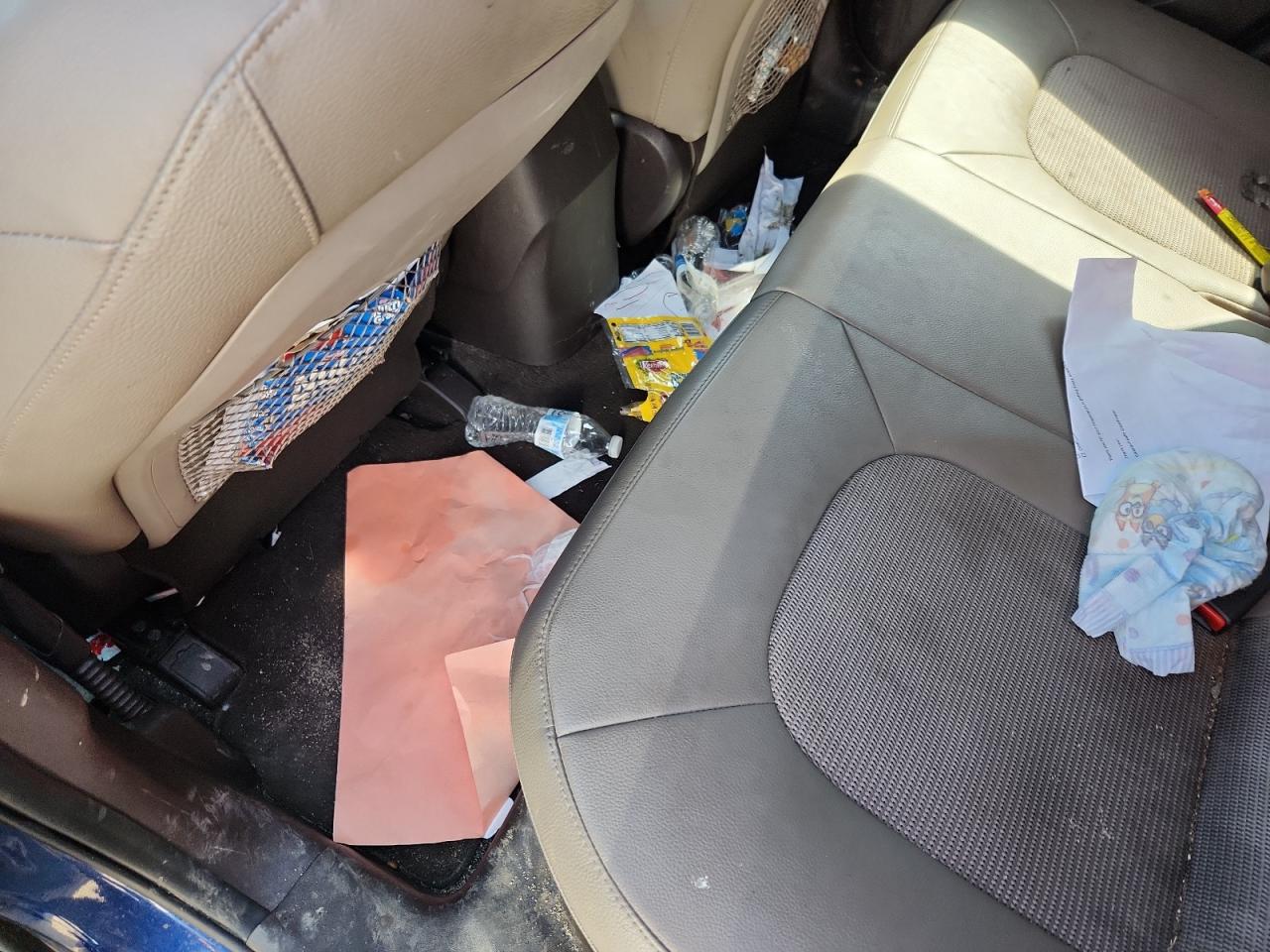 2015 Hyundai Tucson Gls Blue vin: KM8JTCAF7FU976869 Damage: Left Rear Seat Cushion, Stained, Permanent