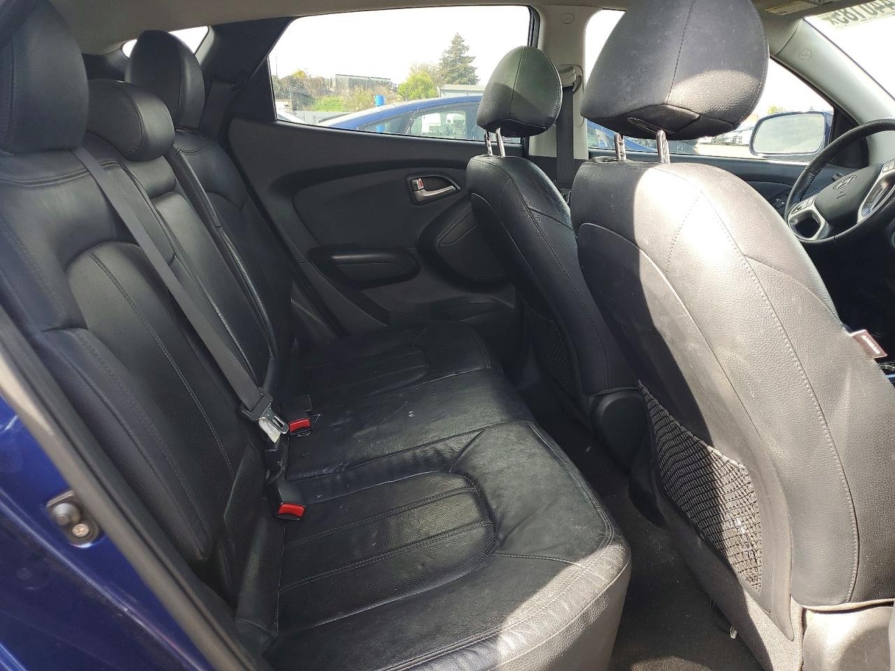2010 Hyundai Tuson Blue vin: KM8JU3AC0AU016028